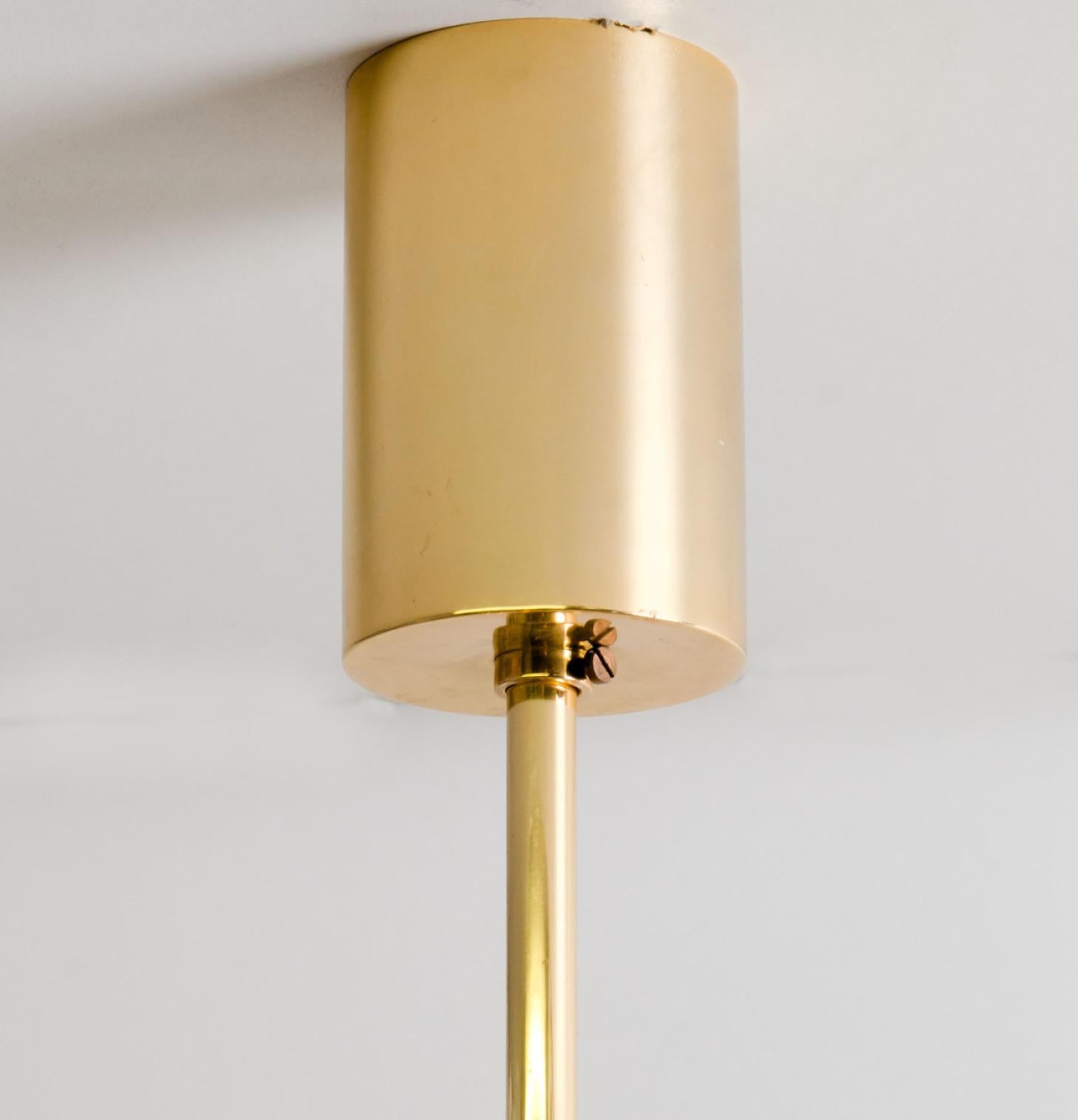 Metà XX secolo Coppia di lampadari Bakalowits & Sohne, ottone e cristallo, Austria, anni '60 in vendita