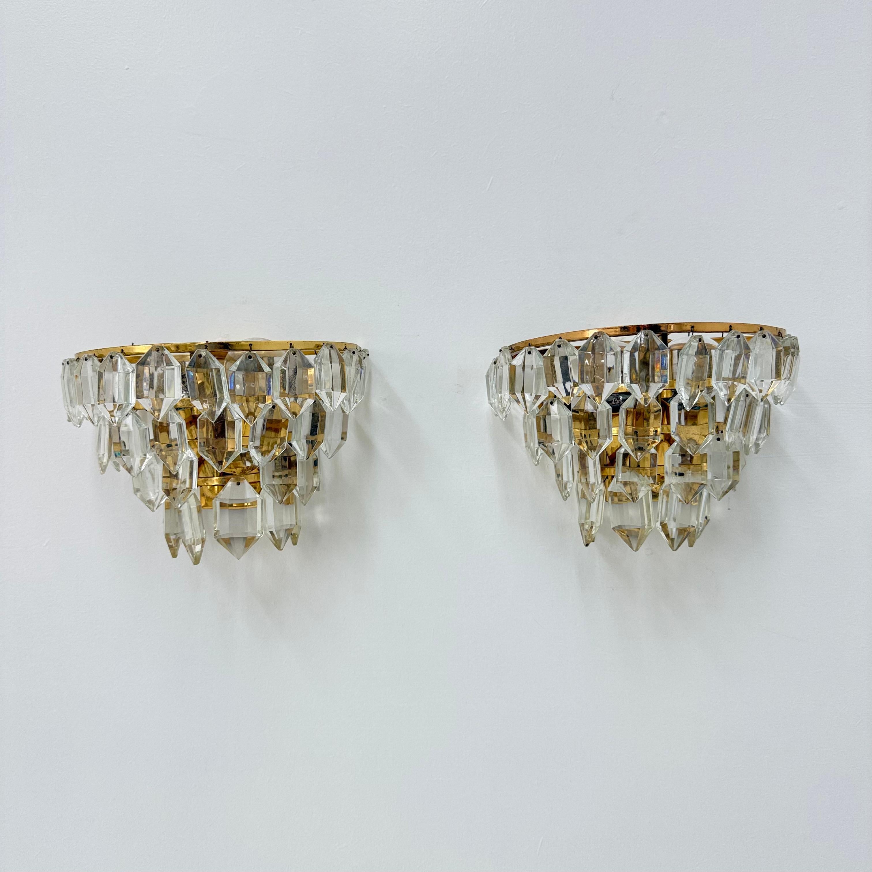 Austrian Pair of Bakalowits & Söhne crystal wall lamps , 1960s For Sale