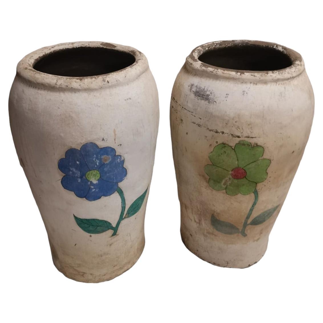 Paire de pots en argile cuite, 20ème siècle en vente