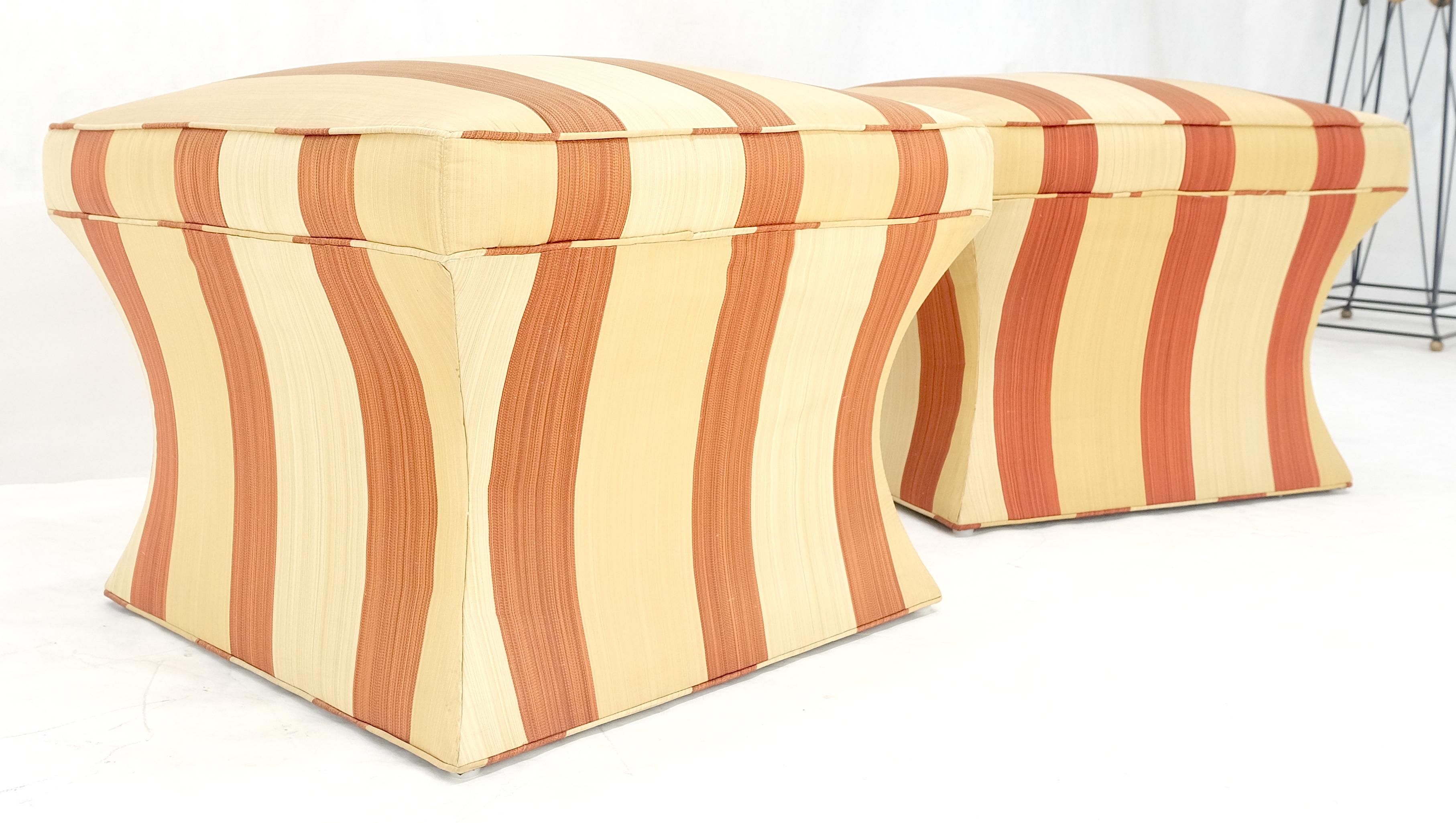 20ième siècle Paire de Baker 1970  Bancs en soie rayée en forme de cubes concaves CLEAN en vente
