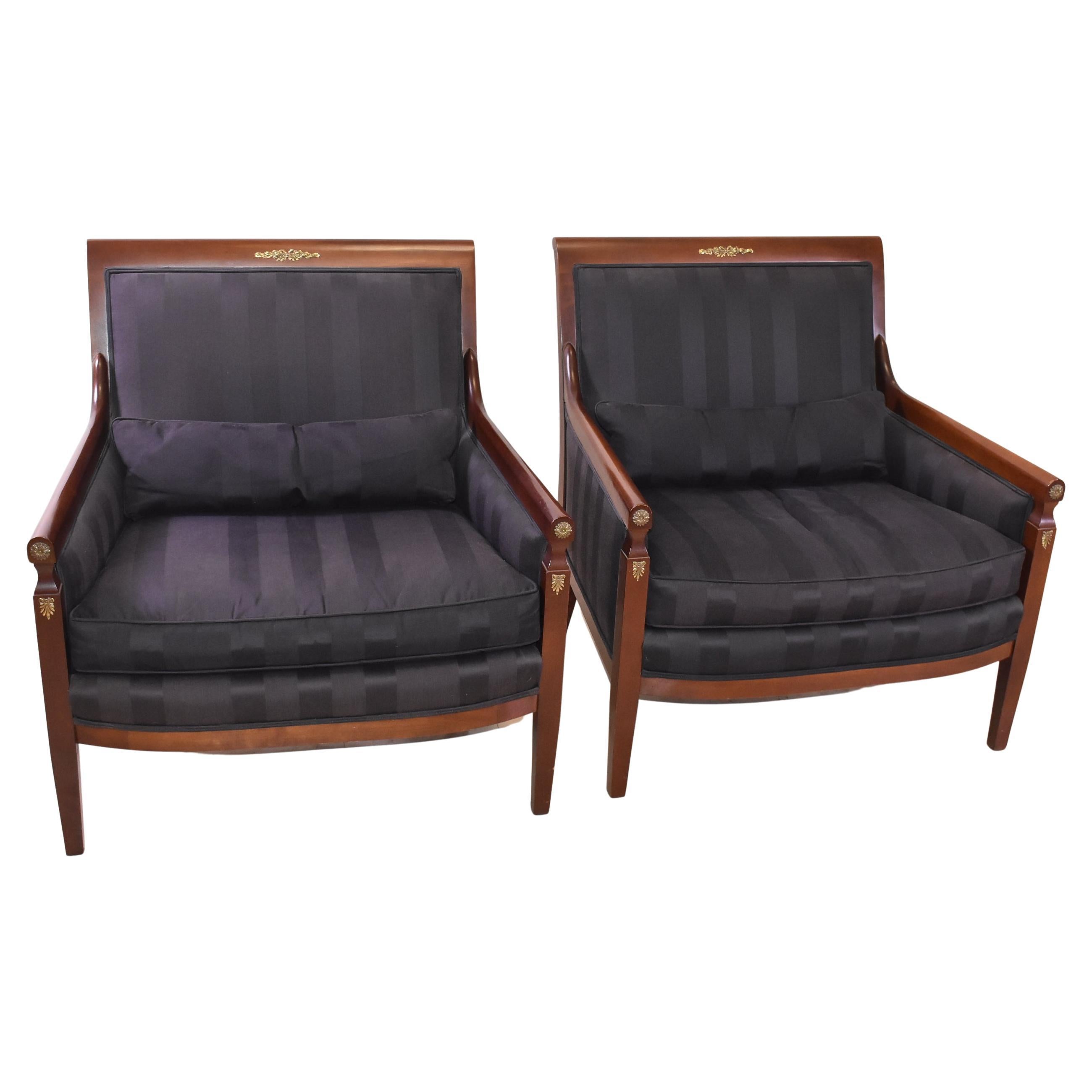 Paire de chaises d'appoint en acajou de style Empire Baker en vente