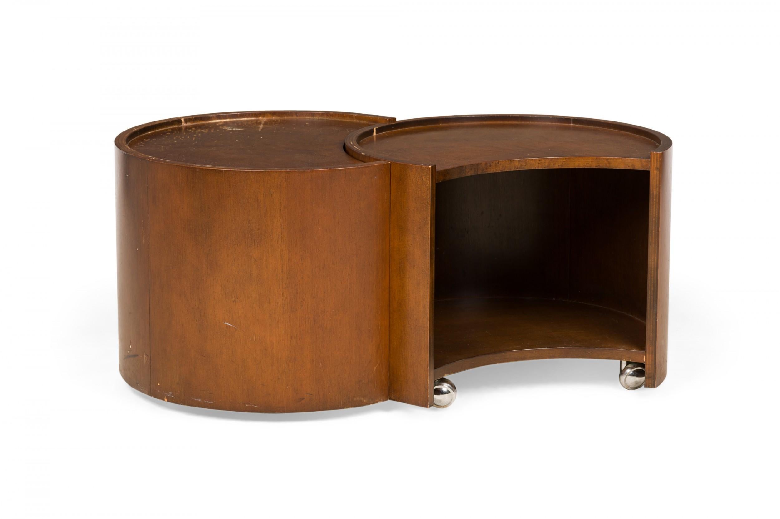 Pareja de mesas auxiliares encajables Baker Furniture Company Luna creciente en venta 3