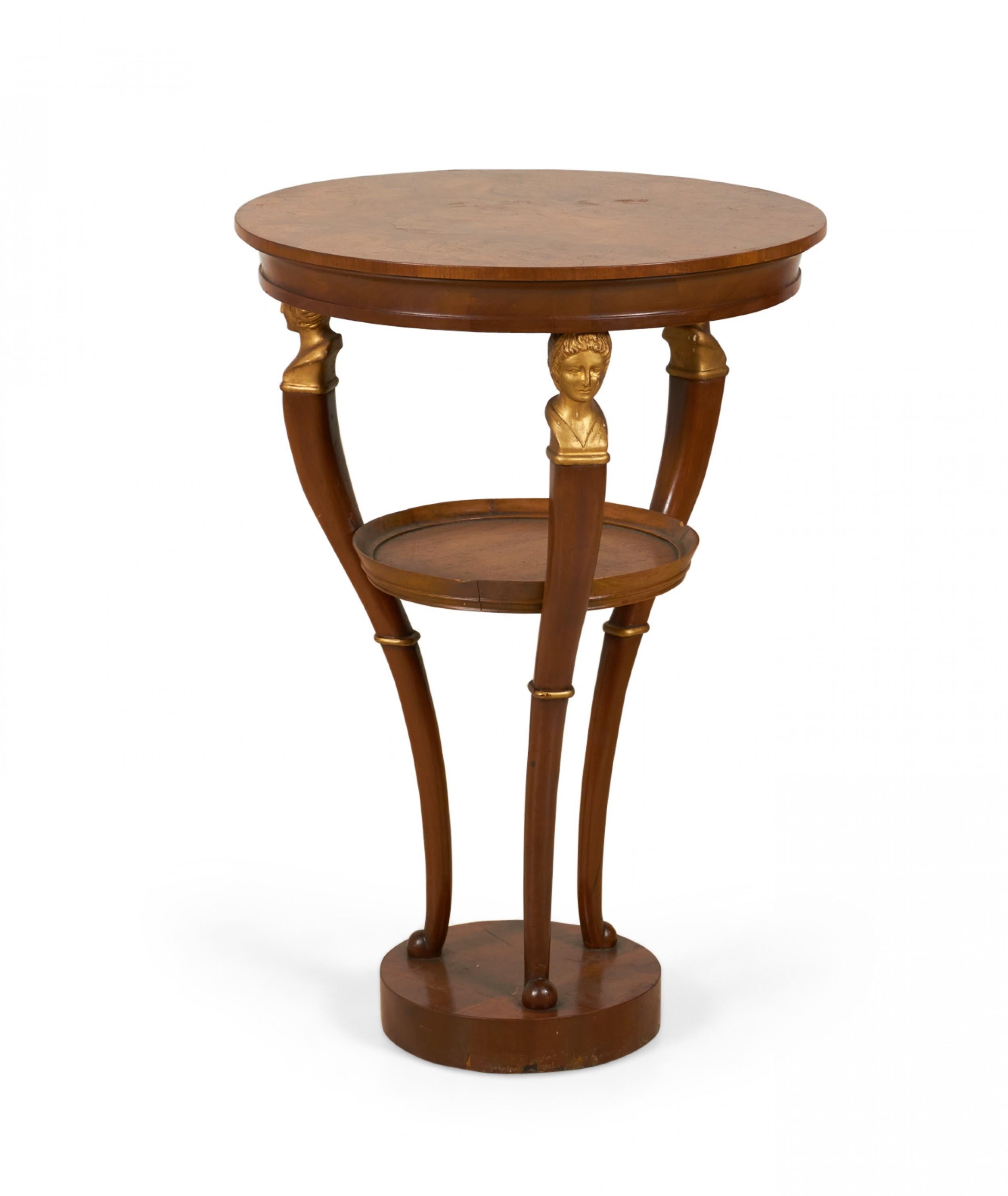 Mid-Century moderno Coppia di terminali circolari in mogano in stile neoclassico di Baker Furniture Company in vendita