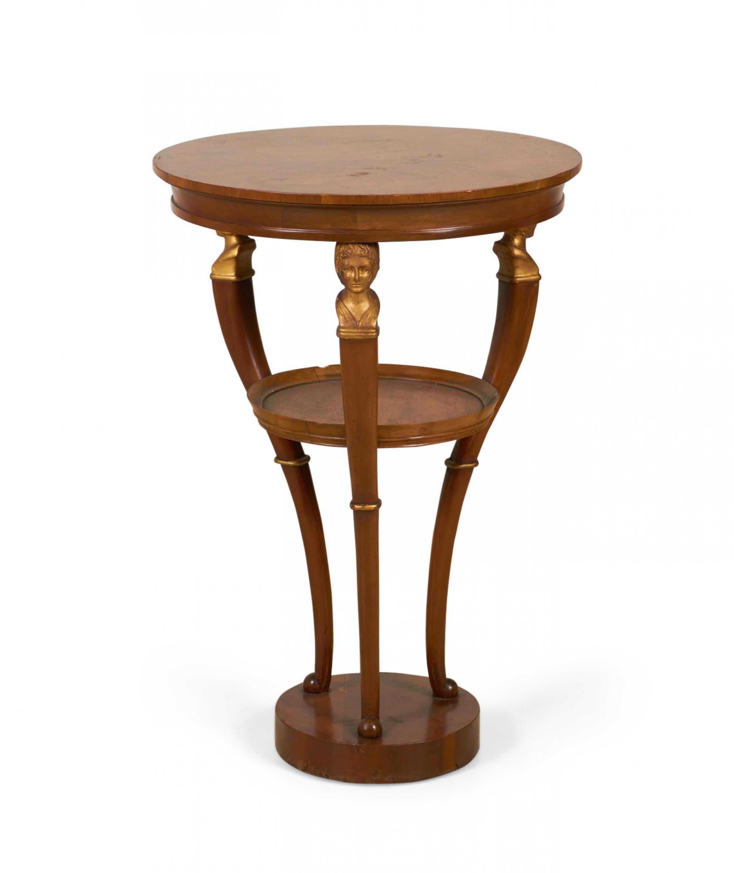 Coppia di terminali circolari in mogano in stile neoclassico di Baker Furniture Company In condizioni buone in vendita a Queens, NY