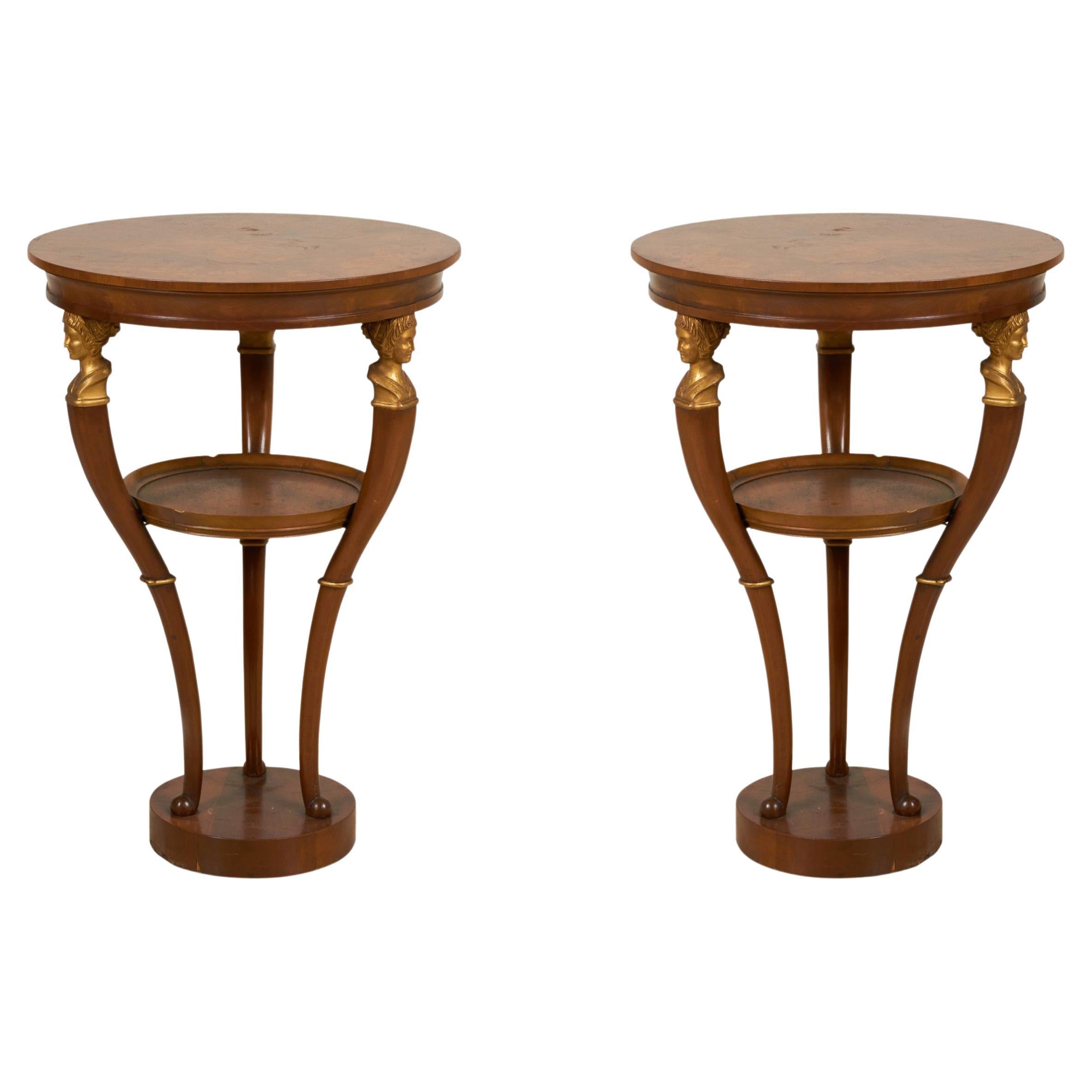 Pareja de testeros circulares de caoba de estilo neoclásico Baker Furniture Company