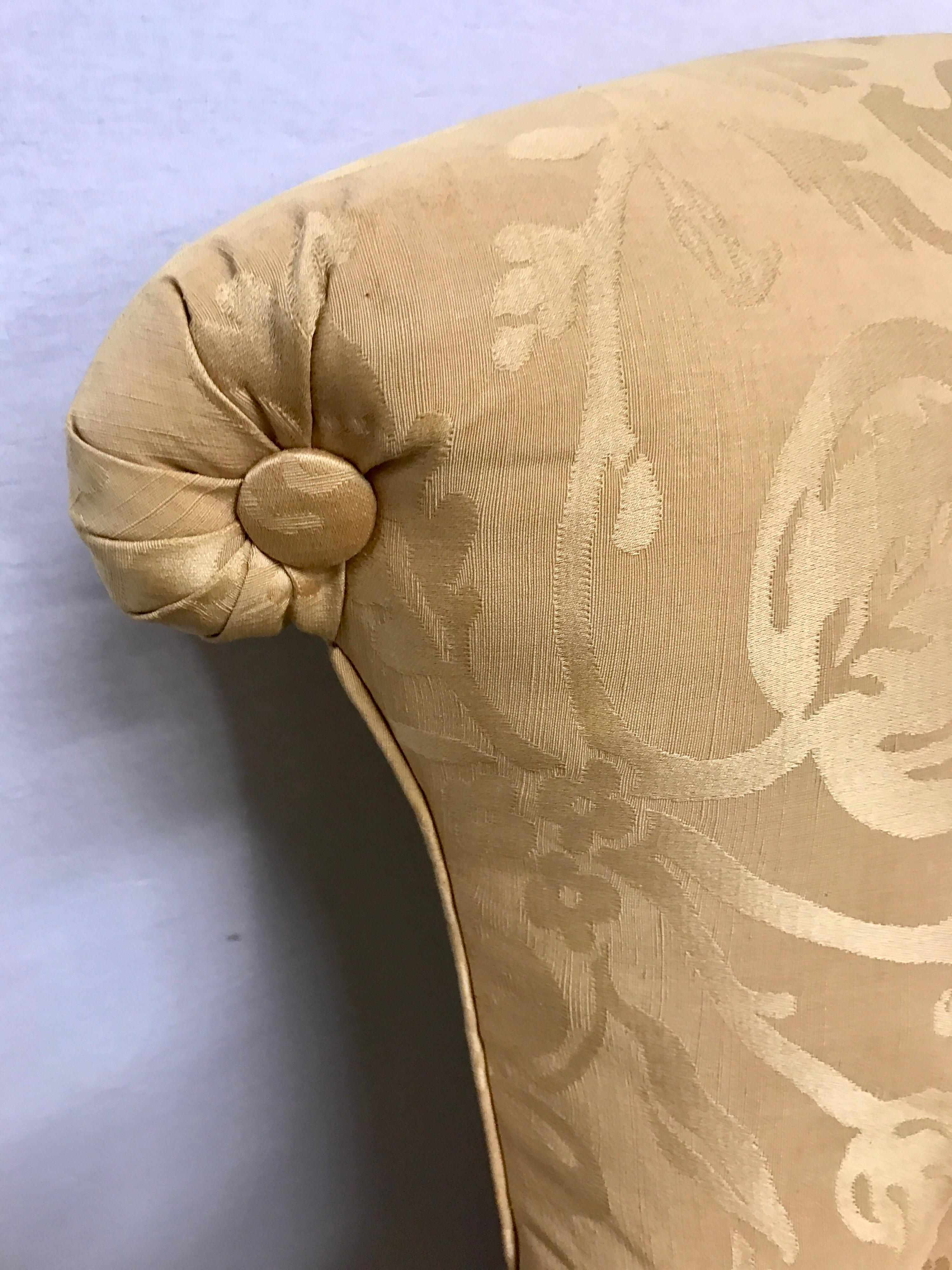 Pair of Baker Furniture Gold Damask Wingbacks Armchairs In Good Condition In West Hartford, CT