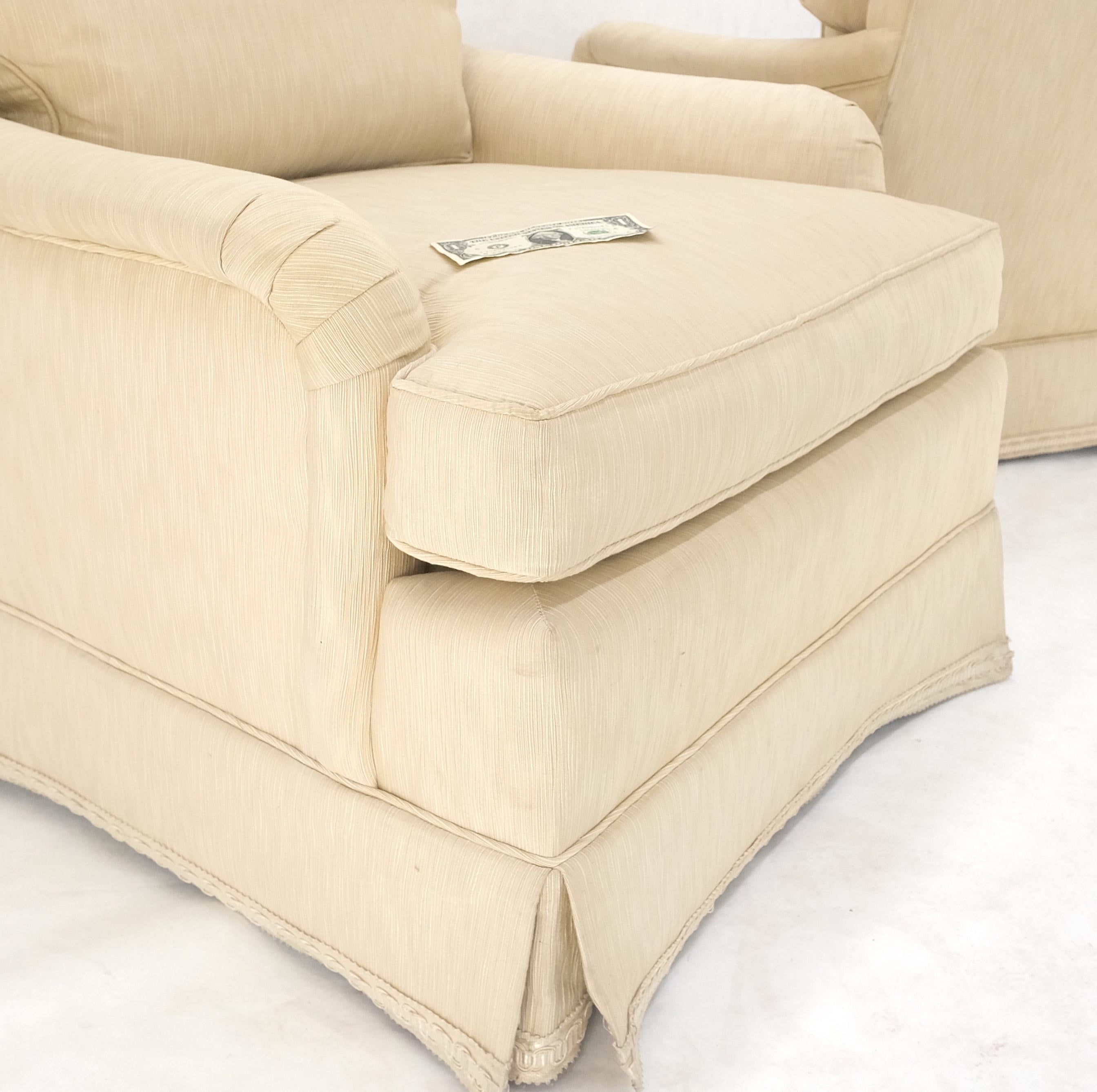 Pair of Baker Light Cream Beige Upholstery Lounge Club Chairs In Good Condition In Rockaway, NJ