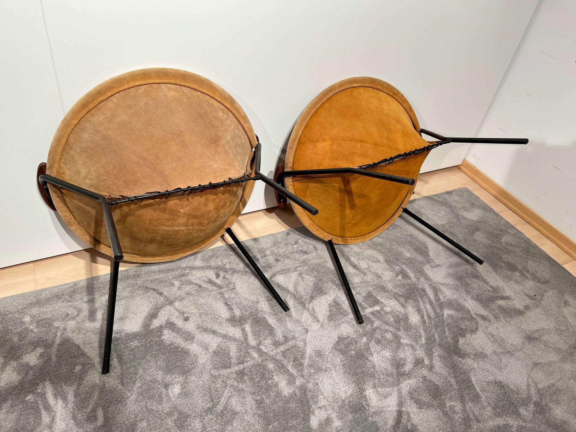Pair of ‚Balloon’ Lounge Chairs by Hans Olsen, Yellow Suede, Denmark, circa 1960 For Sale 8