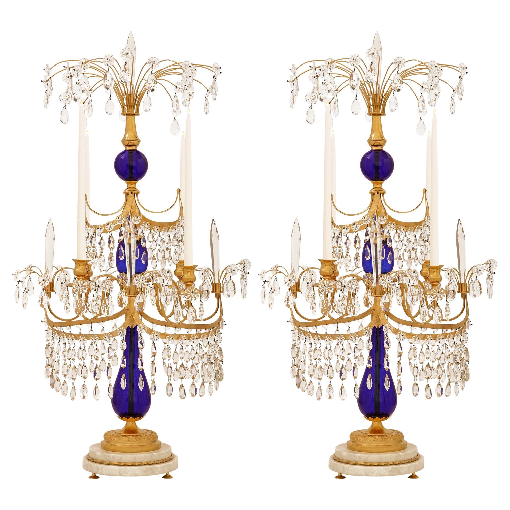 Paire de candélabres en verre, bronze doré et marbre de la Baltique du 19e siècle