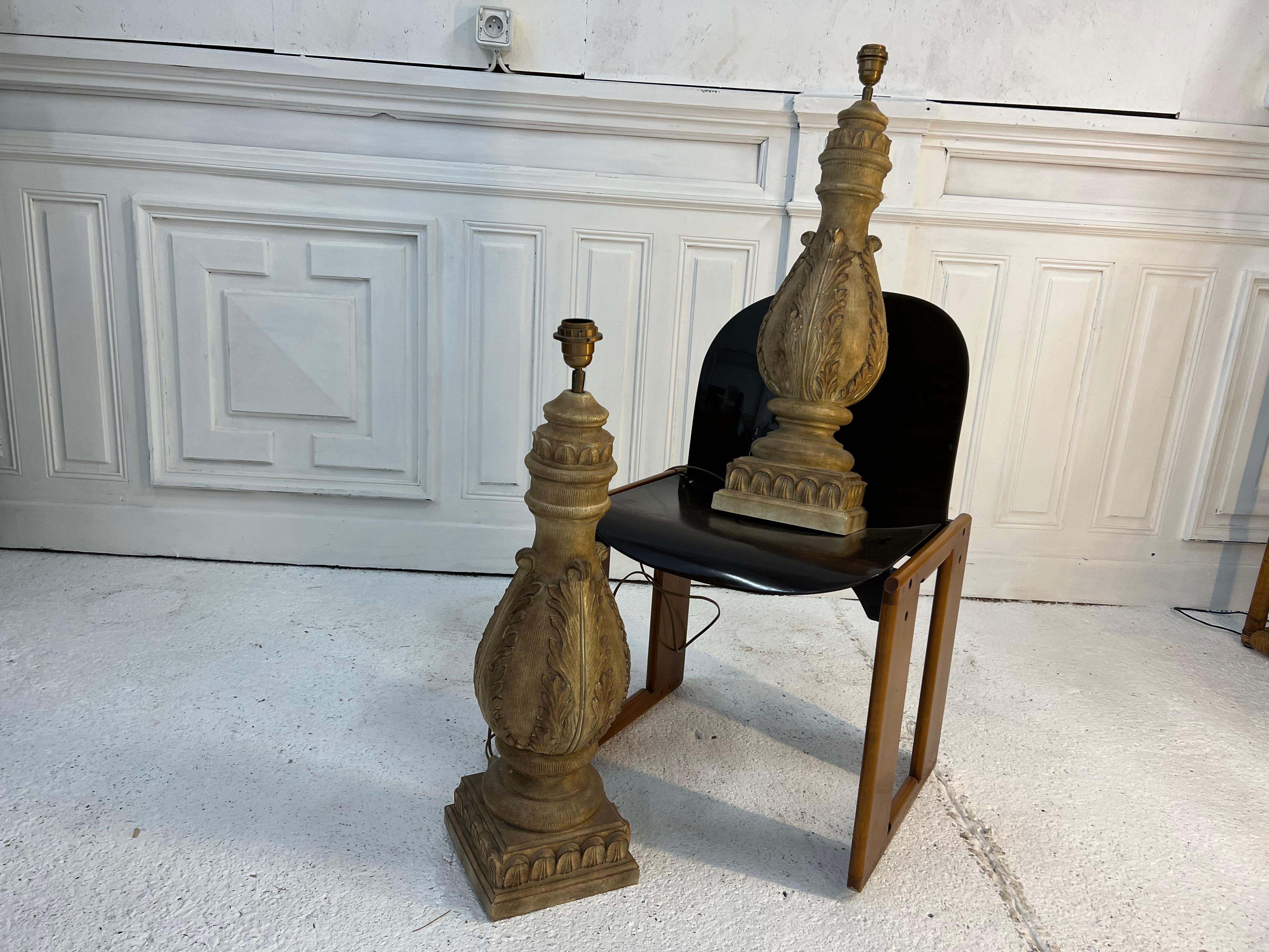 Pretty pair of Napoleon 3 style baluster lamps decorated with acanthus leaves.
They are in old plaster and the electric socket is swivel.
They will suffice to add a nice lampshade to the style and color of your decoration.