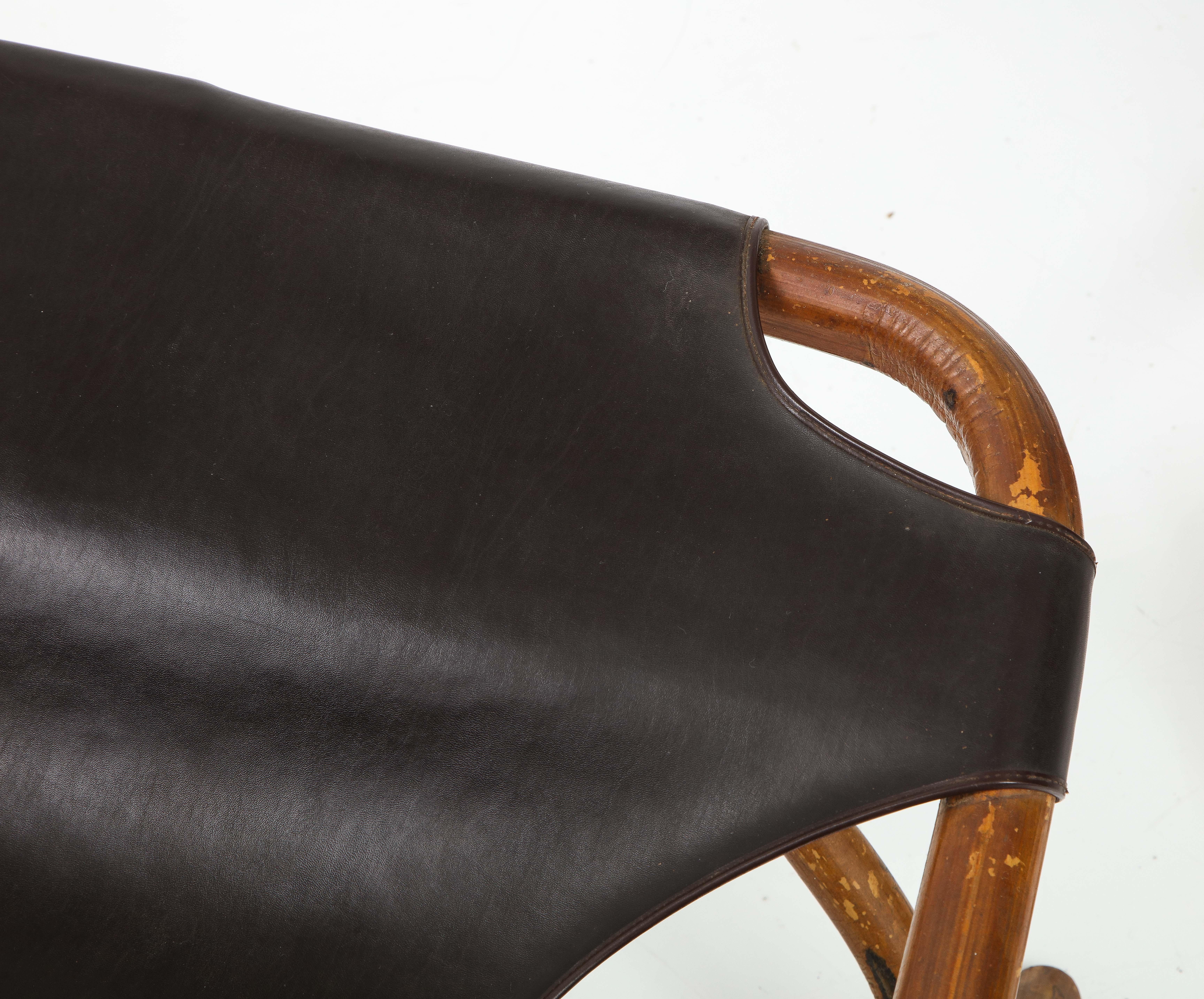 Pair of Bamboo and Dark Brown Leather Sling Chairs by Tito Agnoli, Italy, 1960 In Good Condition For Sale In New York, NY