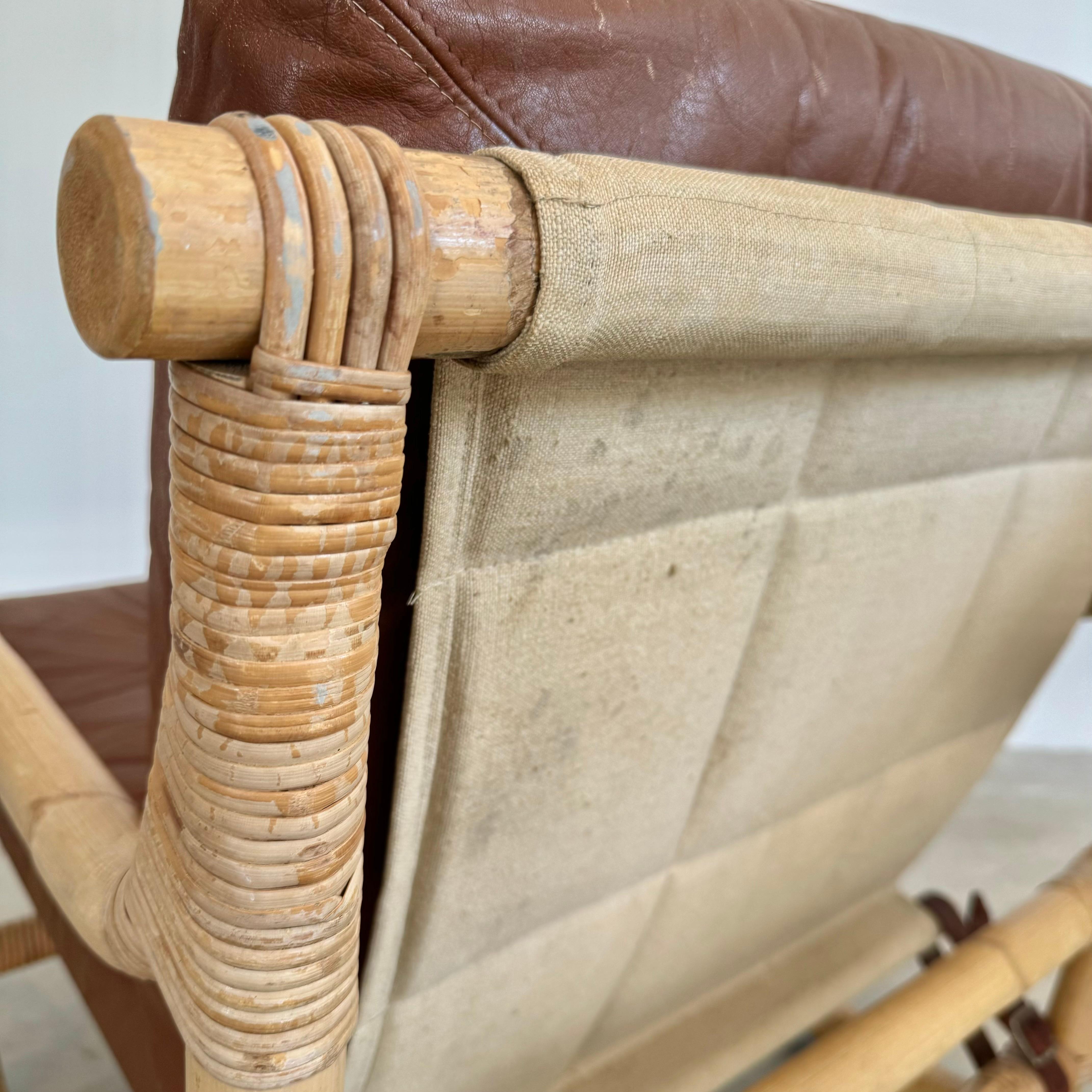 Paire de chaises en bambou et cuir, 1970 Danemark en vente 4