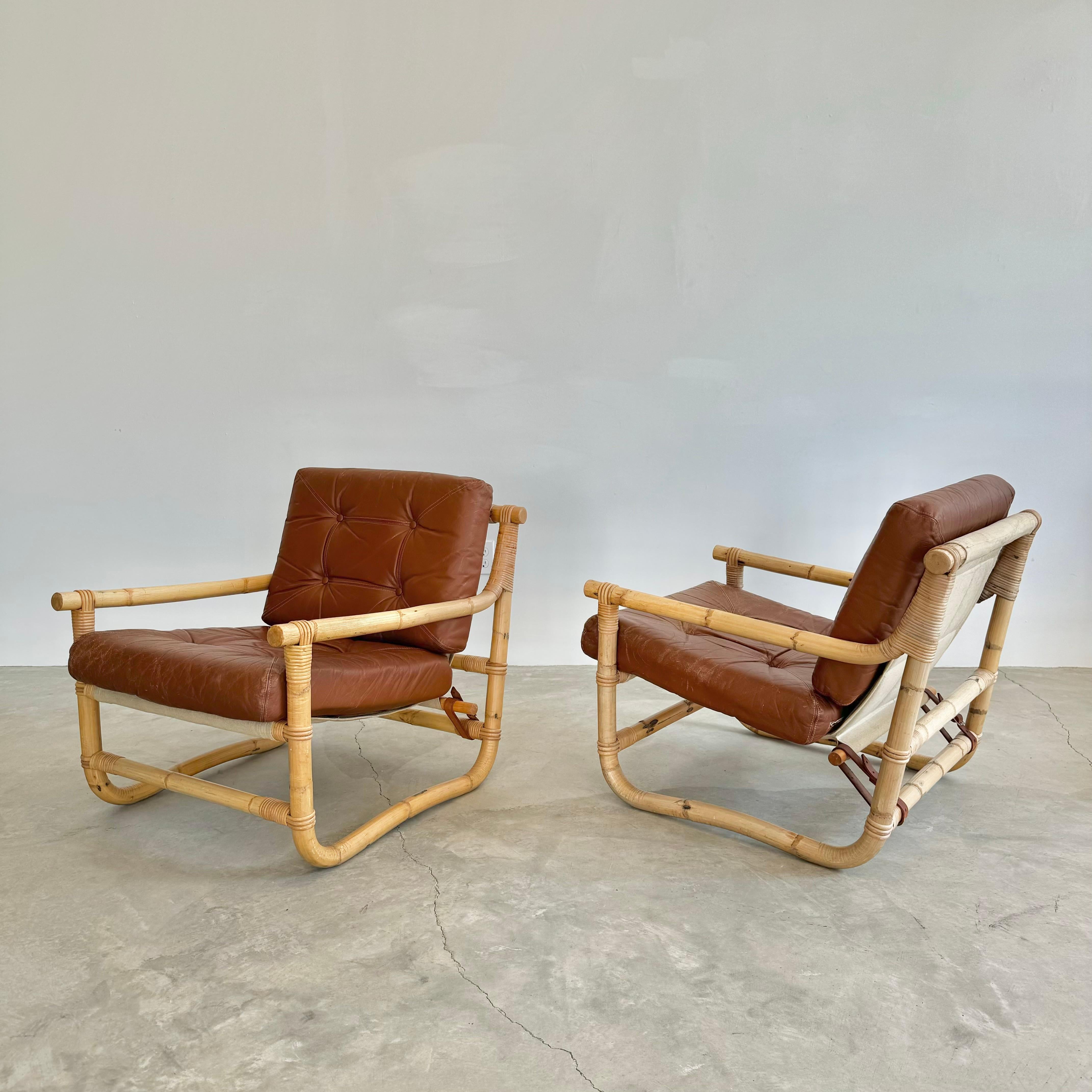 Paire de chaises en bambou et cuir, 1970 Danemark Bon état - En vente à Los Angeles, CA