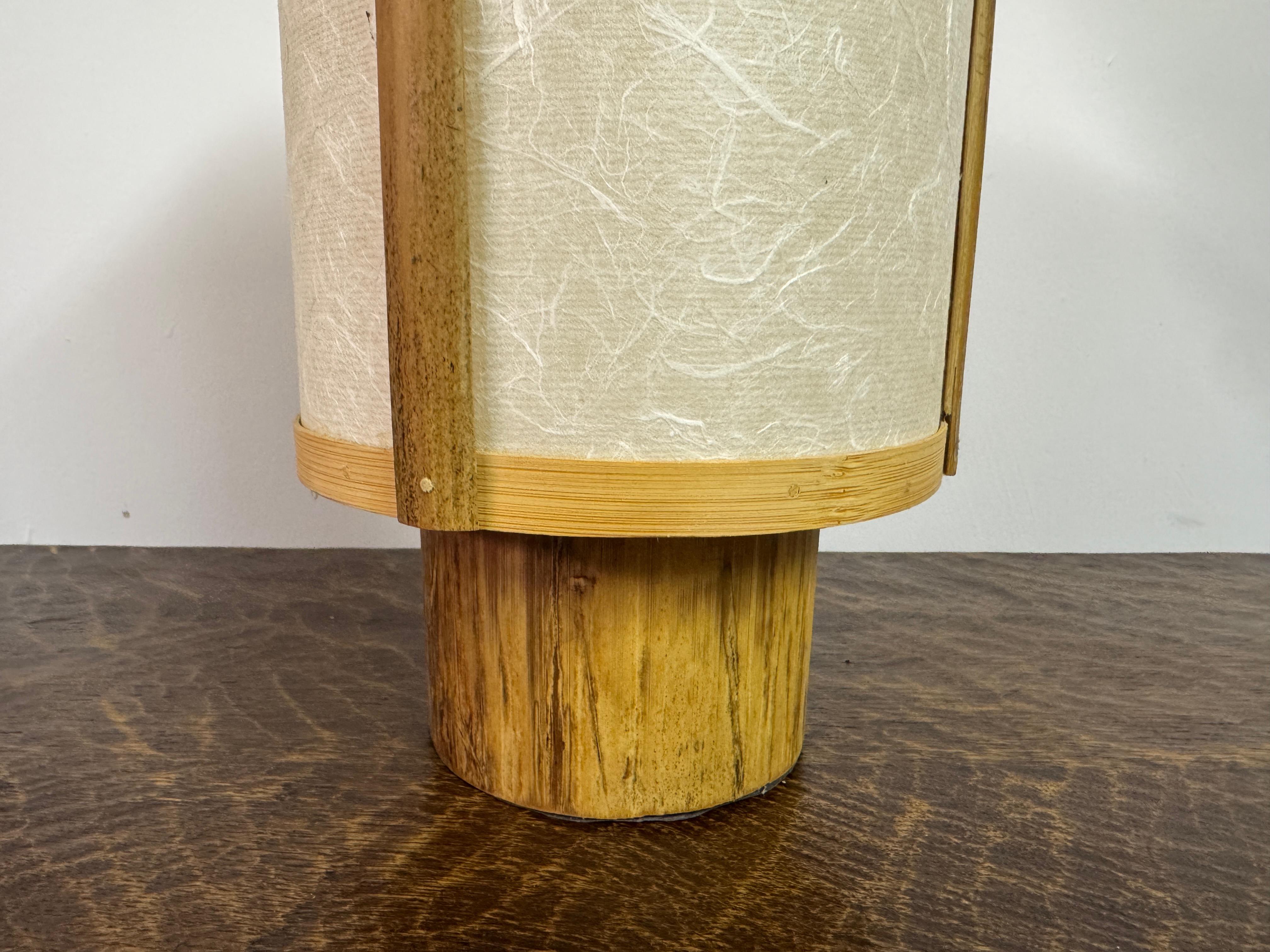 Coppia di lampade da tavolo in bambù e carta di riso, nello stile di George Nakashima in vendita 2
