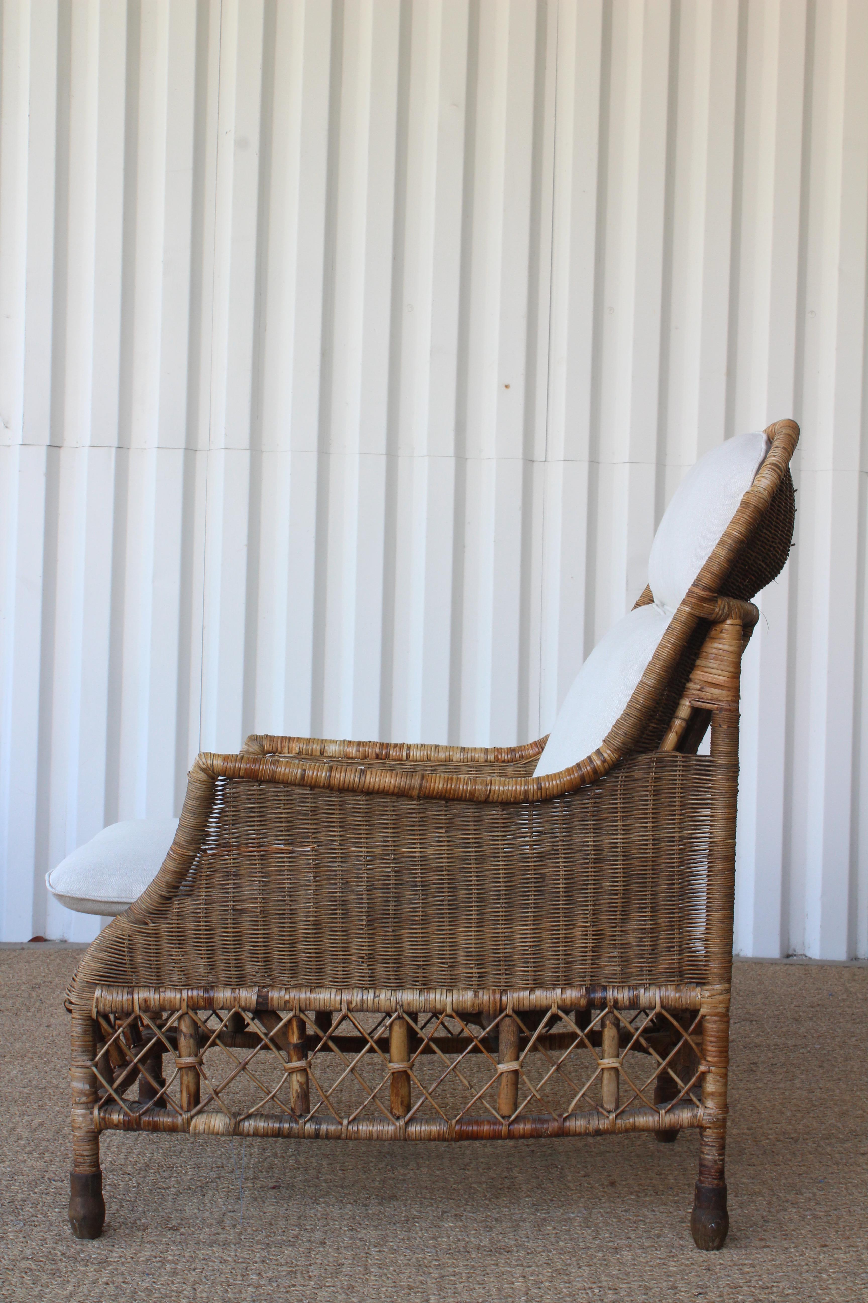 Lin Chaise longue en bambou et osier:: Italie:: années 1960. Un disponible.