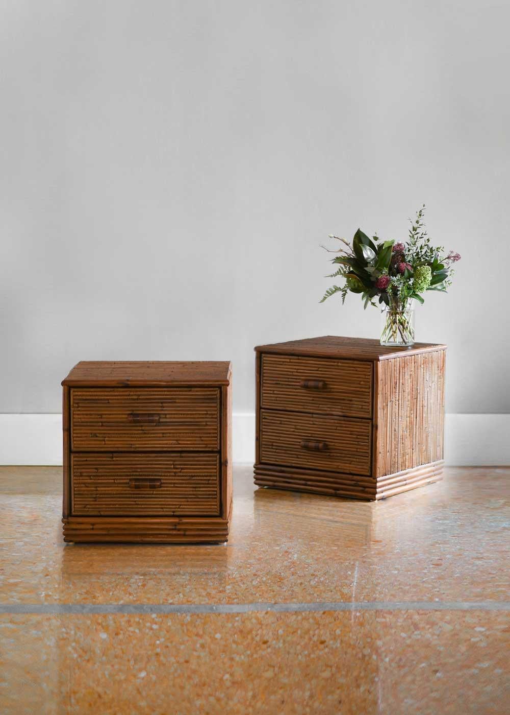 Pair of bamboo bedside tables with leather bindings. Italian artisanal production.
Product details
Dimensions of the single bedside: 49w x 49h x 49d cm
Materials: bamboo, leather
Production: Italian manufacturing.