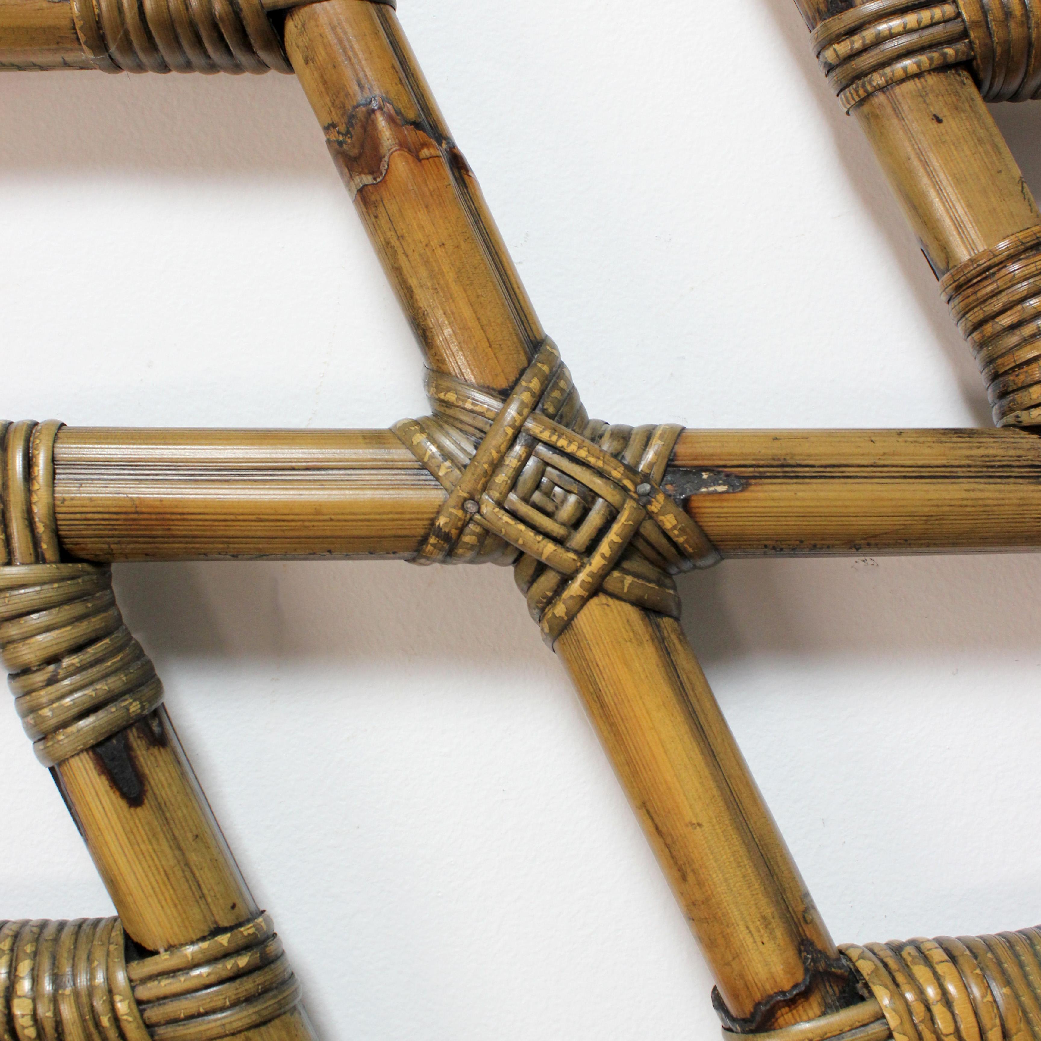 Pair of bamboo headboards with gilt brass fittings - c. 1970 - Spain In Good Condition For Sale In Madrid, España