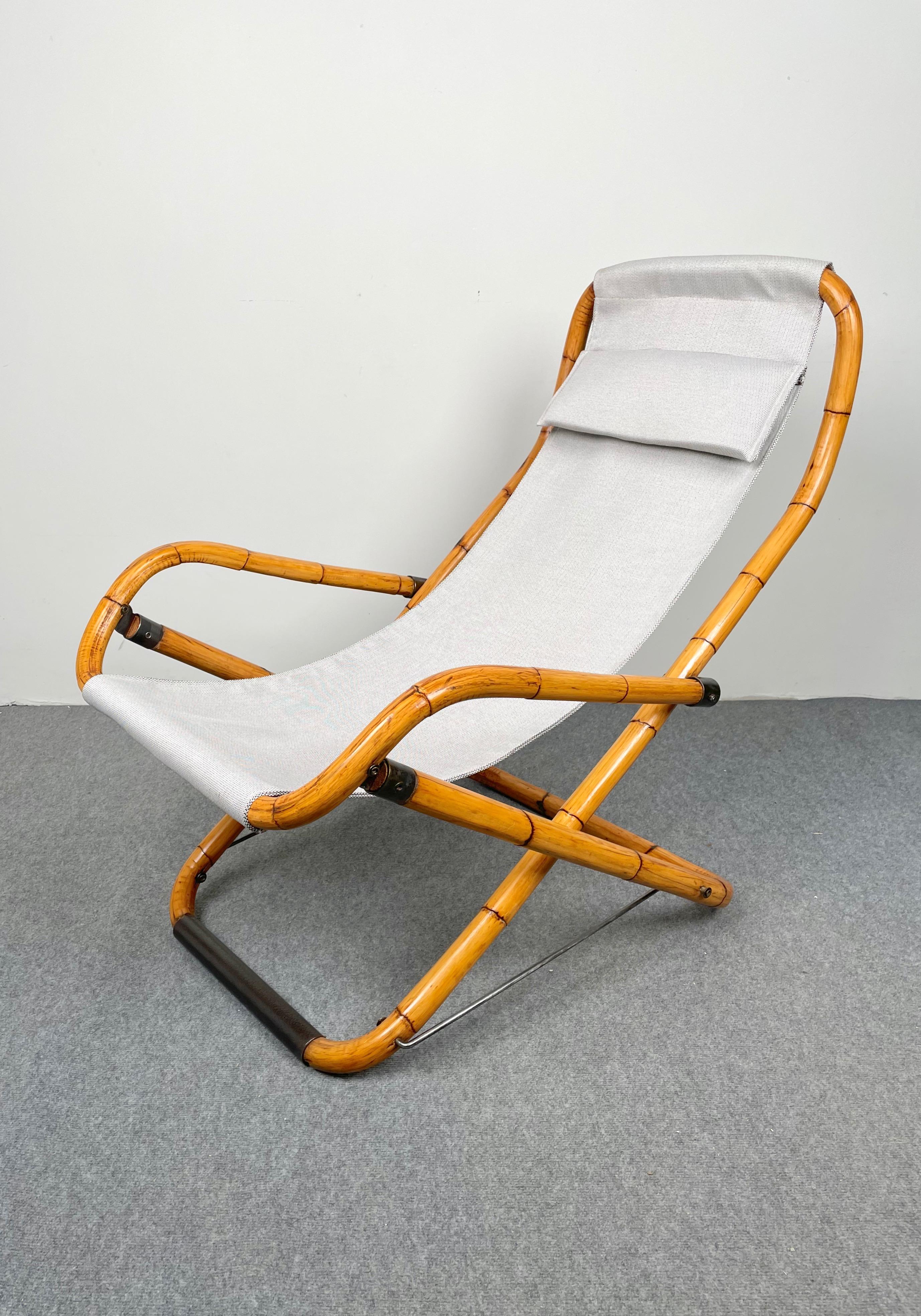 Italian Pair of Bamboo, Iron and Fabric Folding Lounge Deck Chair, Italy, 1960s For Sale