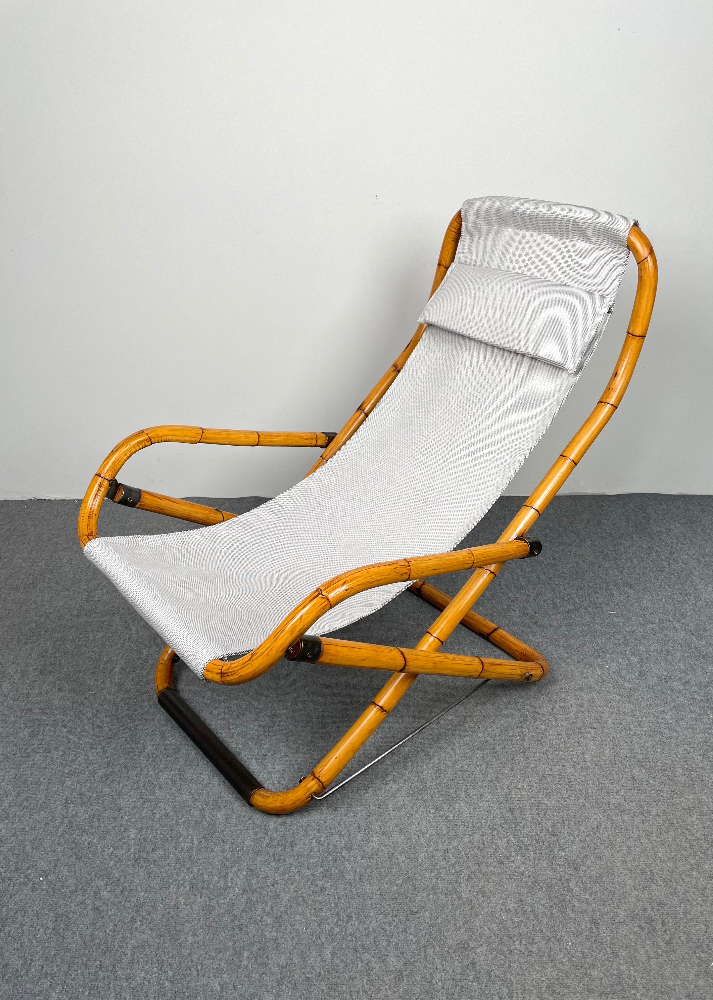 Pair of Bamboo, Iron and Fabric Folding Lounge Deck Chair, Italy, 1960s In Good Condition For Sale In Rome, IT