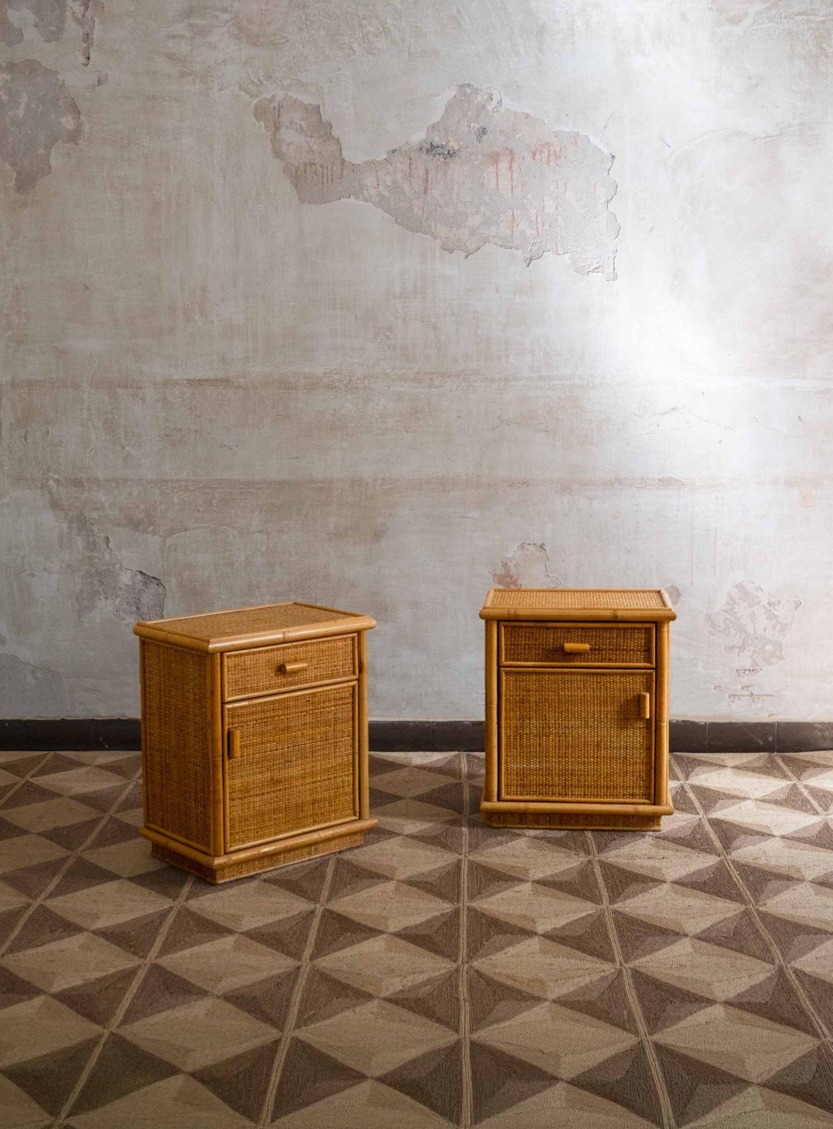Pair of Bamboo Nightstands – 1970s
Product details
Dimensions: 48 B x 56 H x 31 P cm