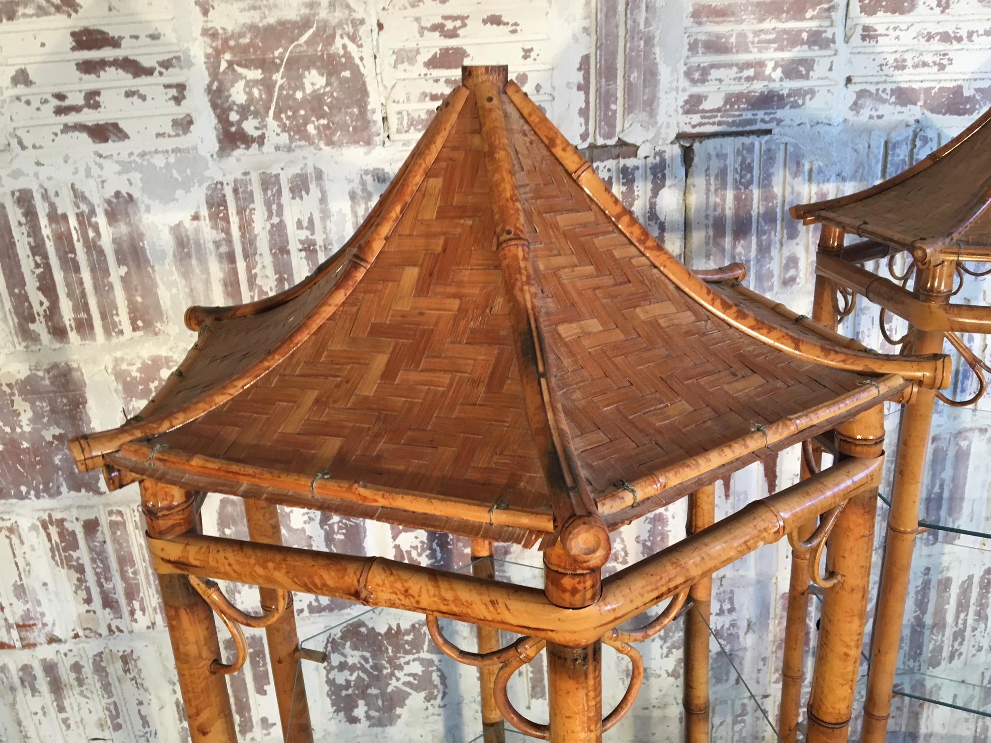 Pair of Bamboo Pagoda Étagères In Good Condition In Jacksonville, FL