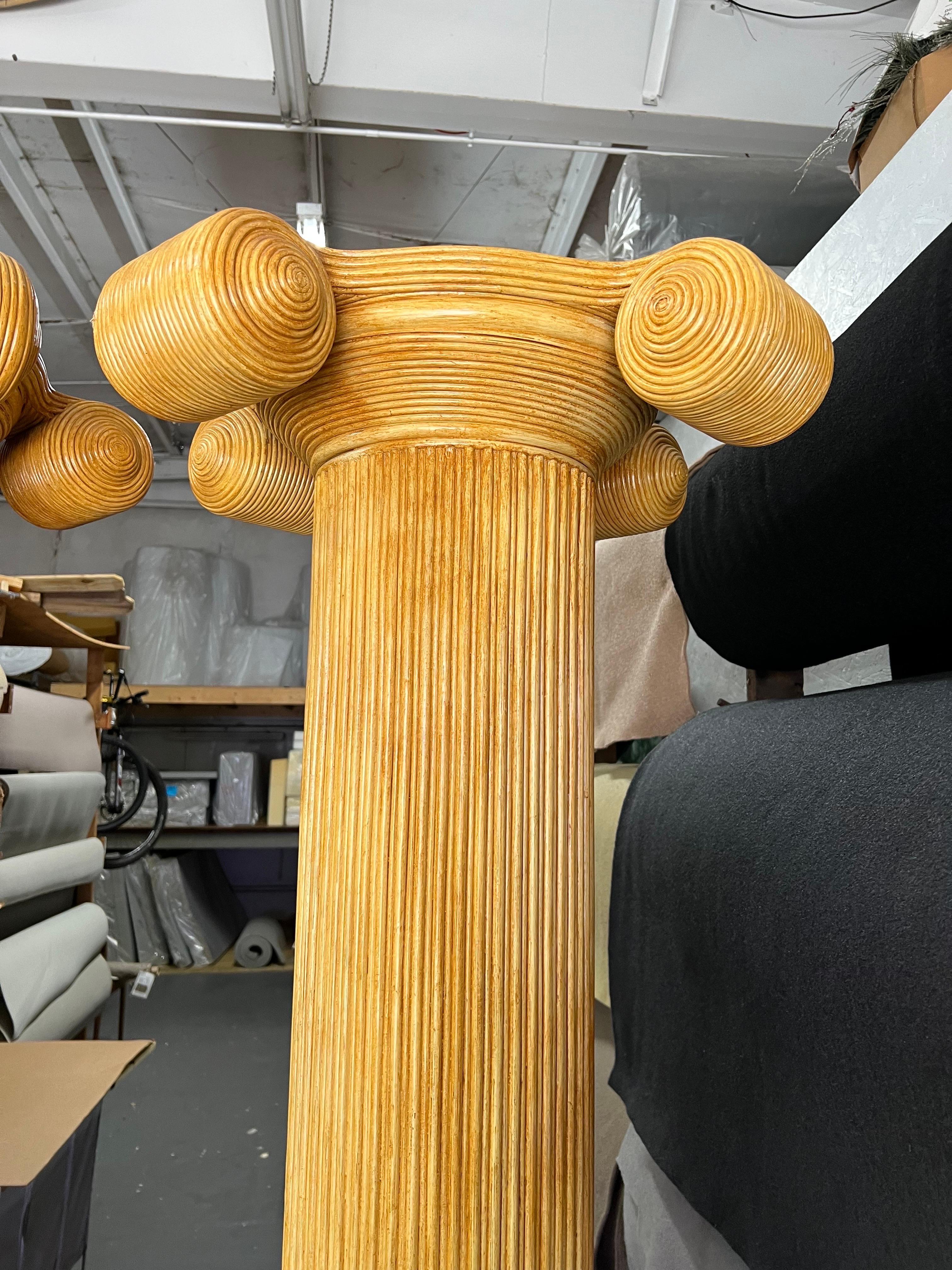 Fin du 20e siècle Paire de colonnes ioniques en bambou fendue en roseau en vente