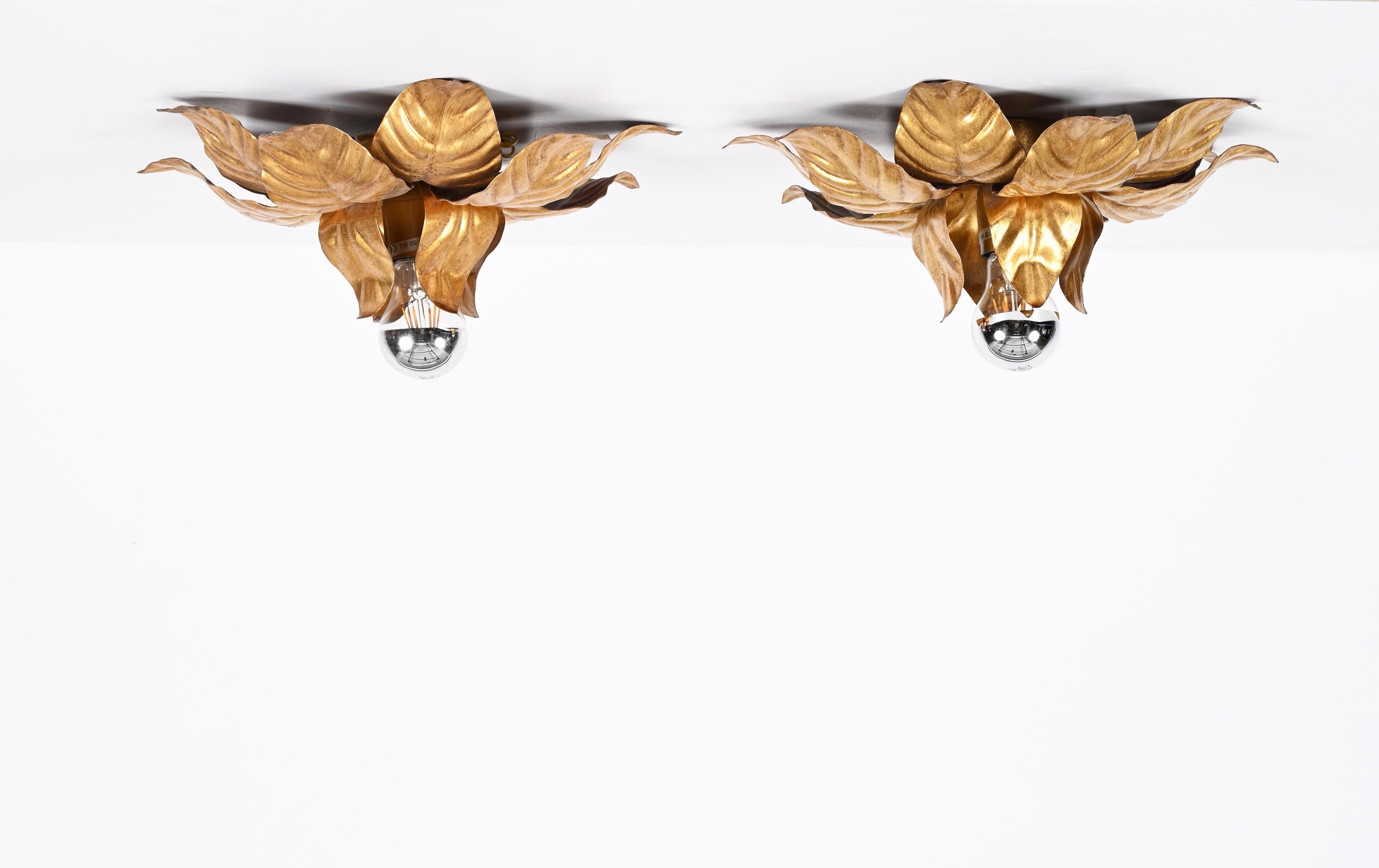 Pair of Banci Firenze MidCentury Gilded Iron Flower Shaped Italian Sconces 1970s For Sale 4