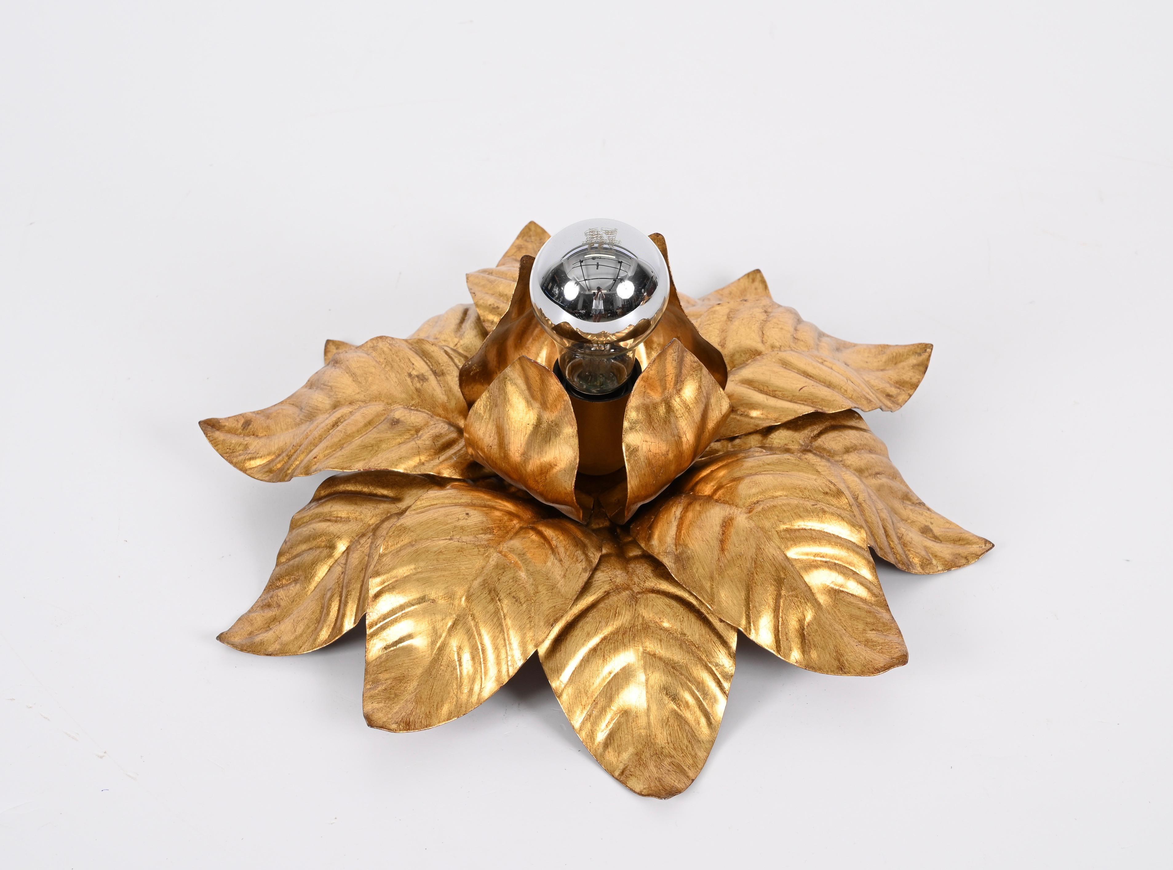 Pair of Banci Firenze MidCentury Gilded Iron Flower Shaped Italian Sconces 1970s For Sale 5