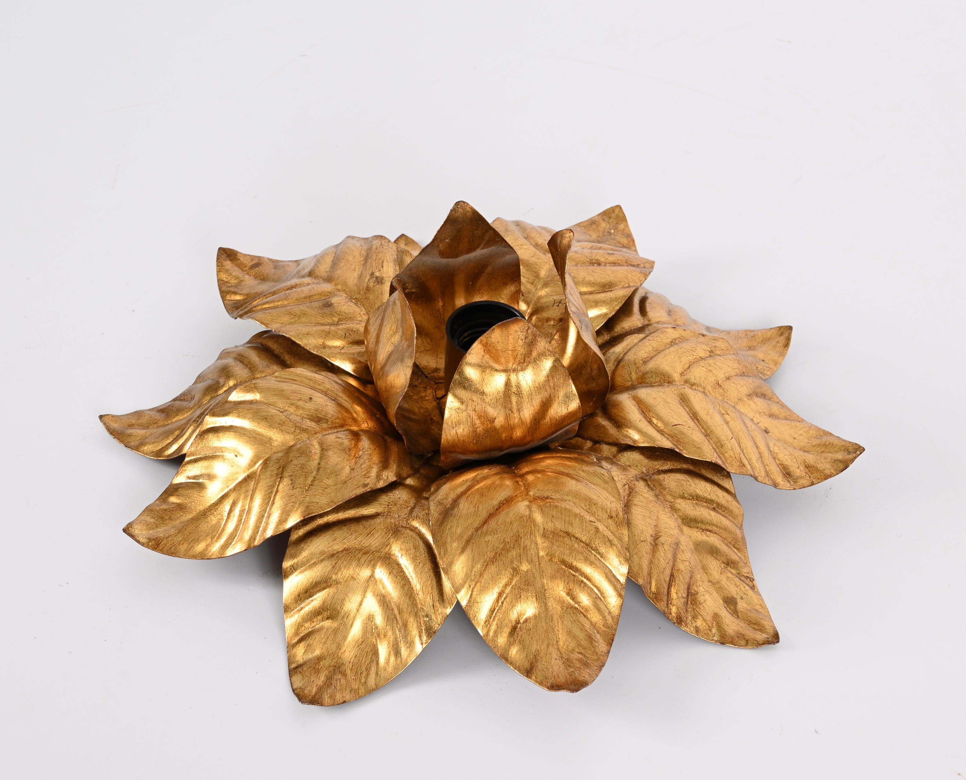 Paire d'appliques italiennes Banci Firenze en forme de fleur en fer doré du milieu du siècle dernier, années 1970 en vente 8