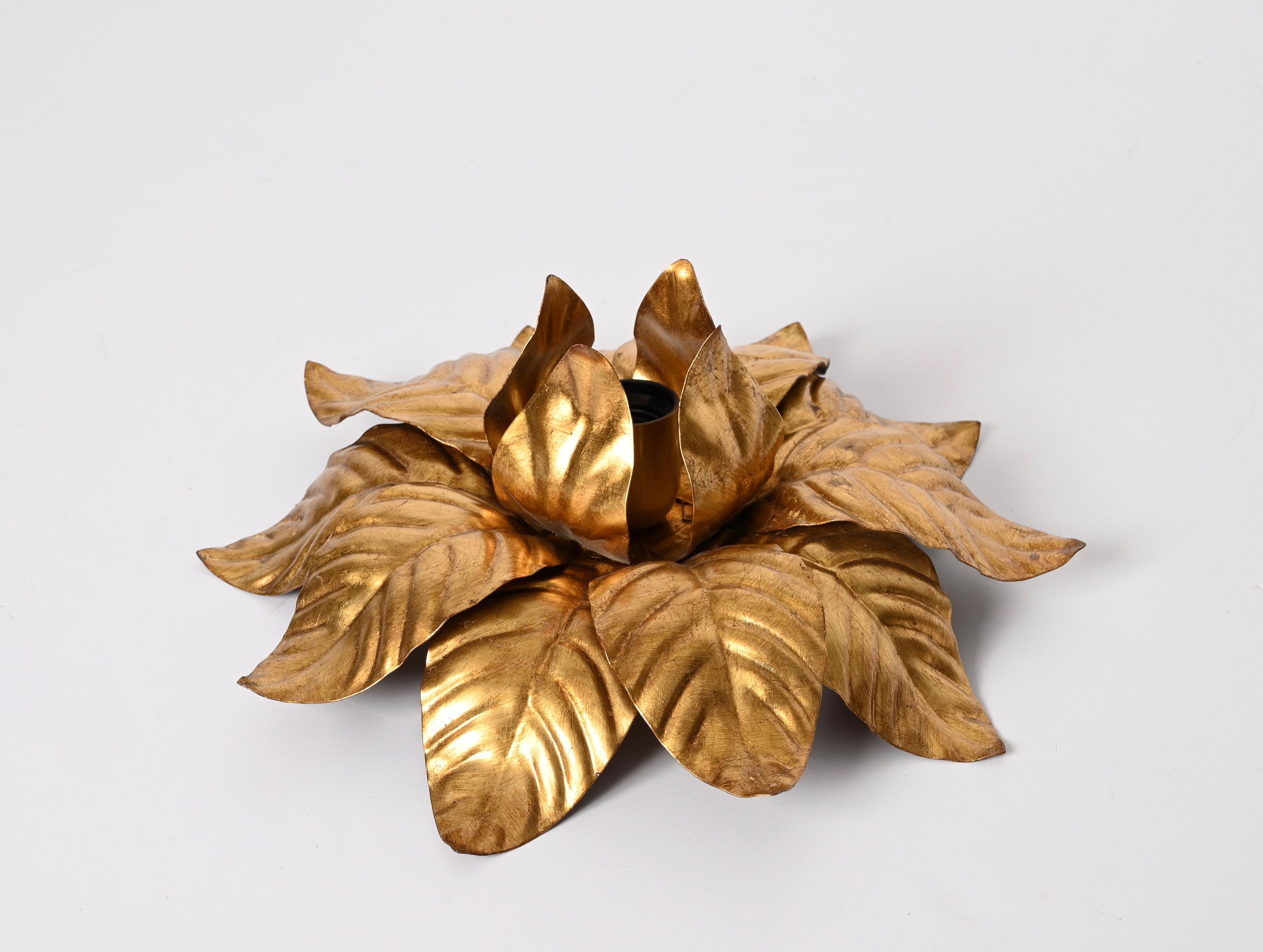 Paire d'appliques italiennes Banci Firenze en forme de fleur en fer doré du milieu du siècle dernier, années 1970 en vente 10