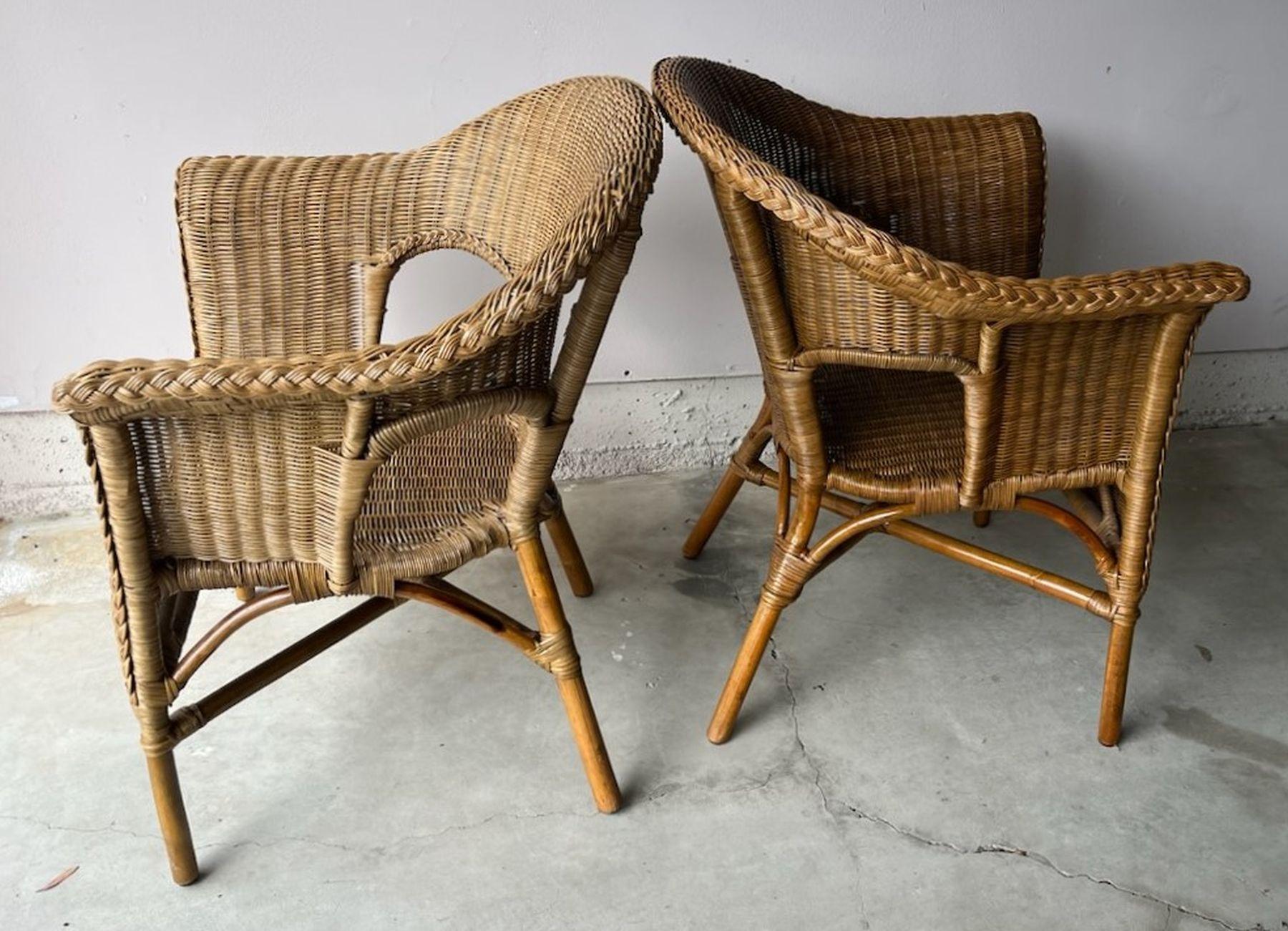 Pair of Bar Harbor Wicker Chairs In Good Condition In Los Angeles, CA
