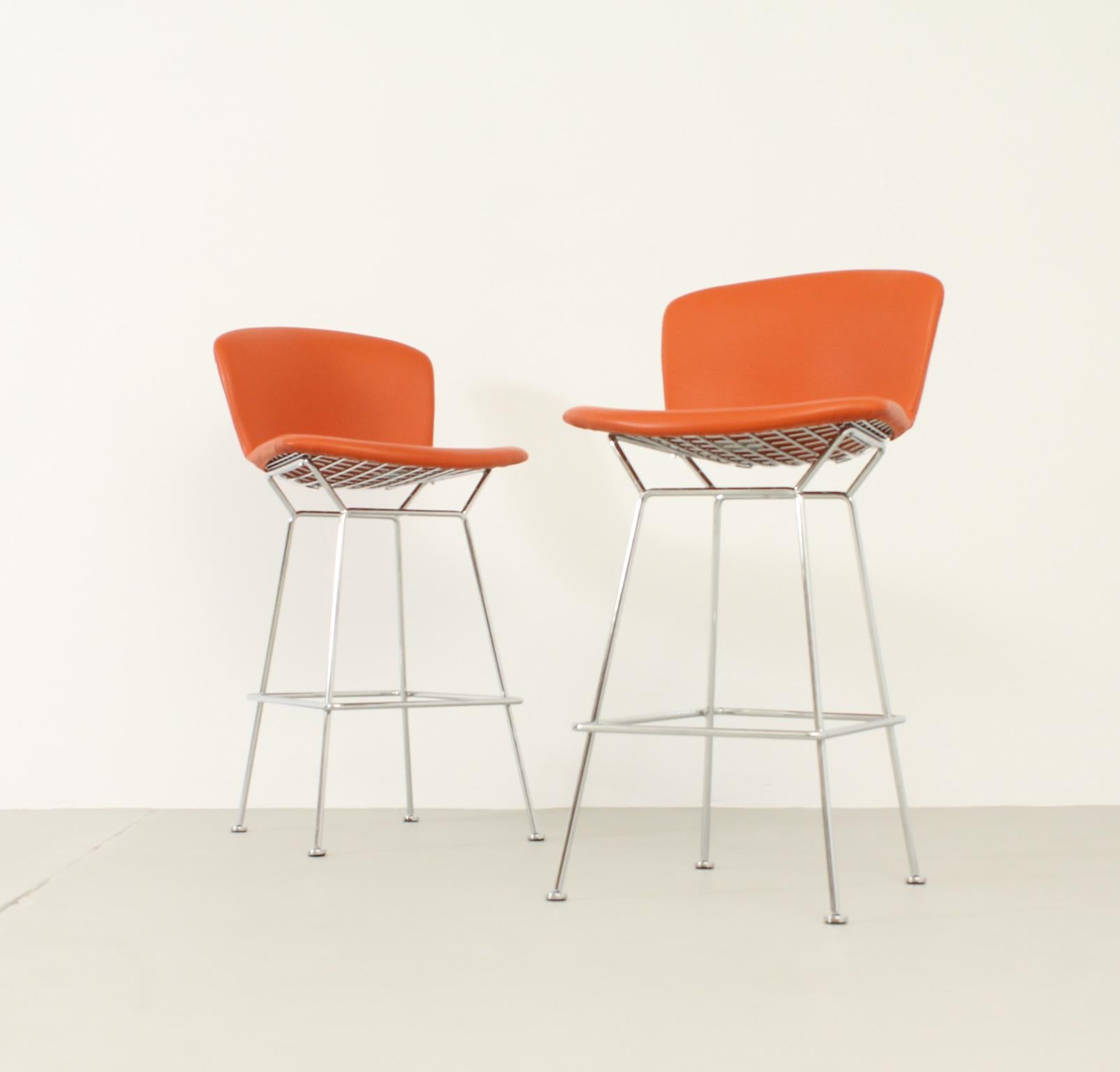 Pair of Bar Stools by Harry Bertoia for Knoll In Good Condition For Sale In Barcelona, ES