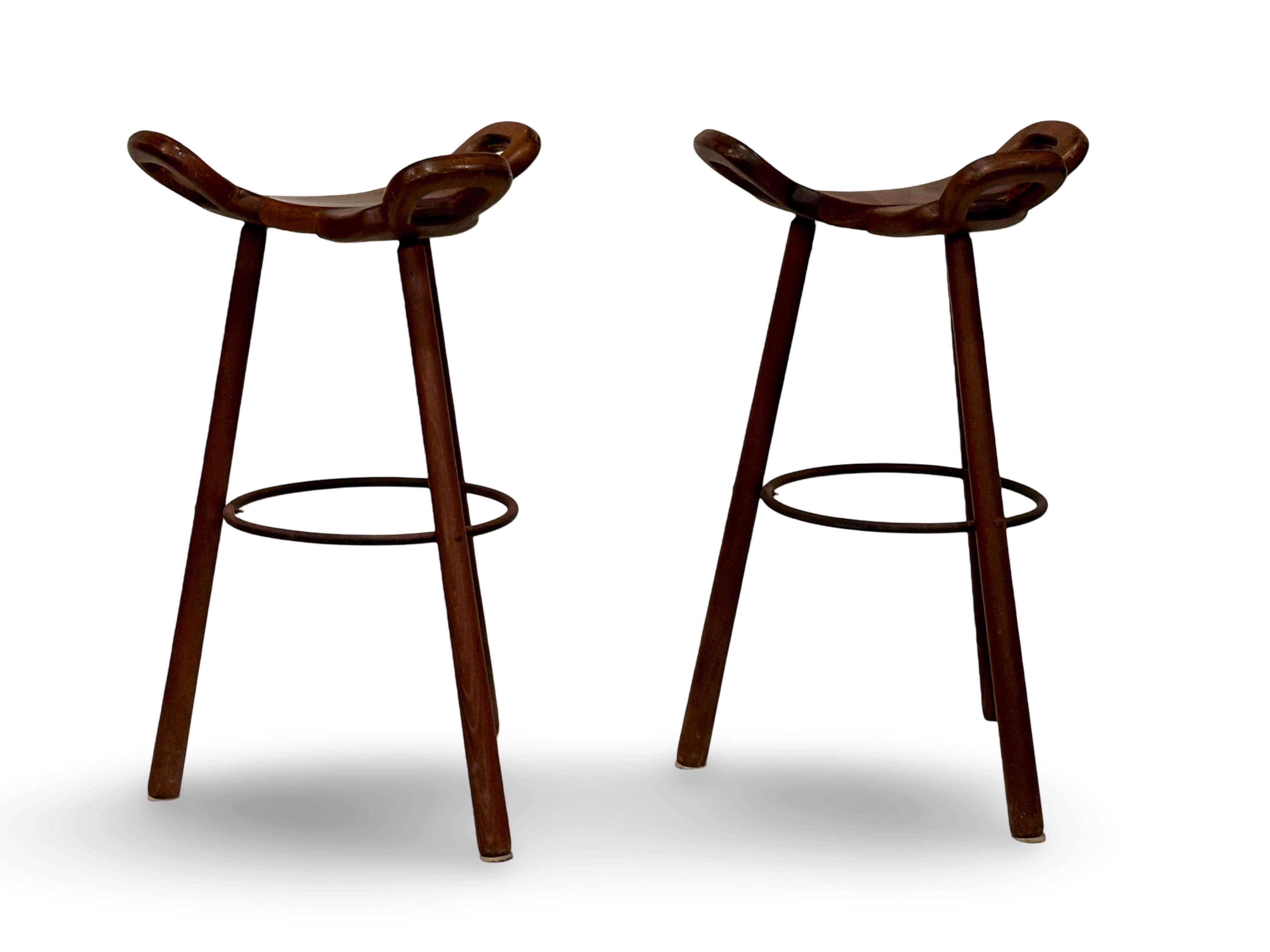 Pair of 2 elegantly carved Brutalist 