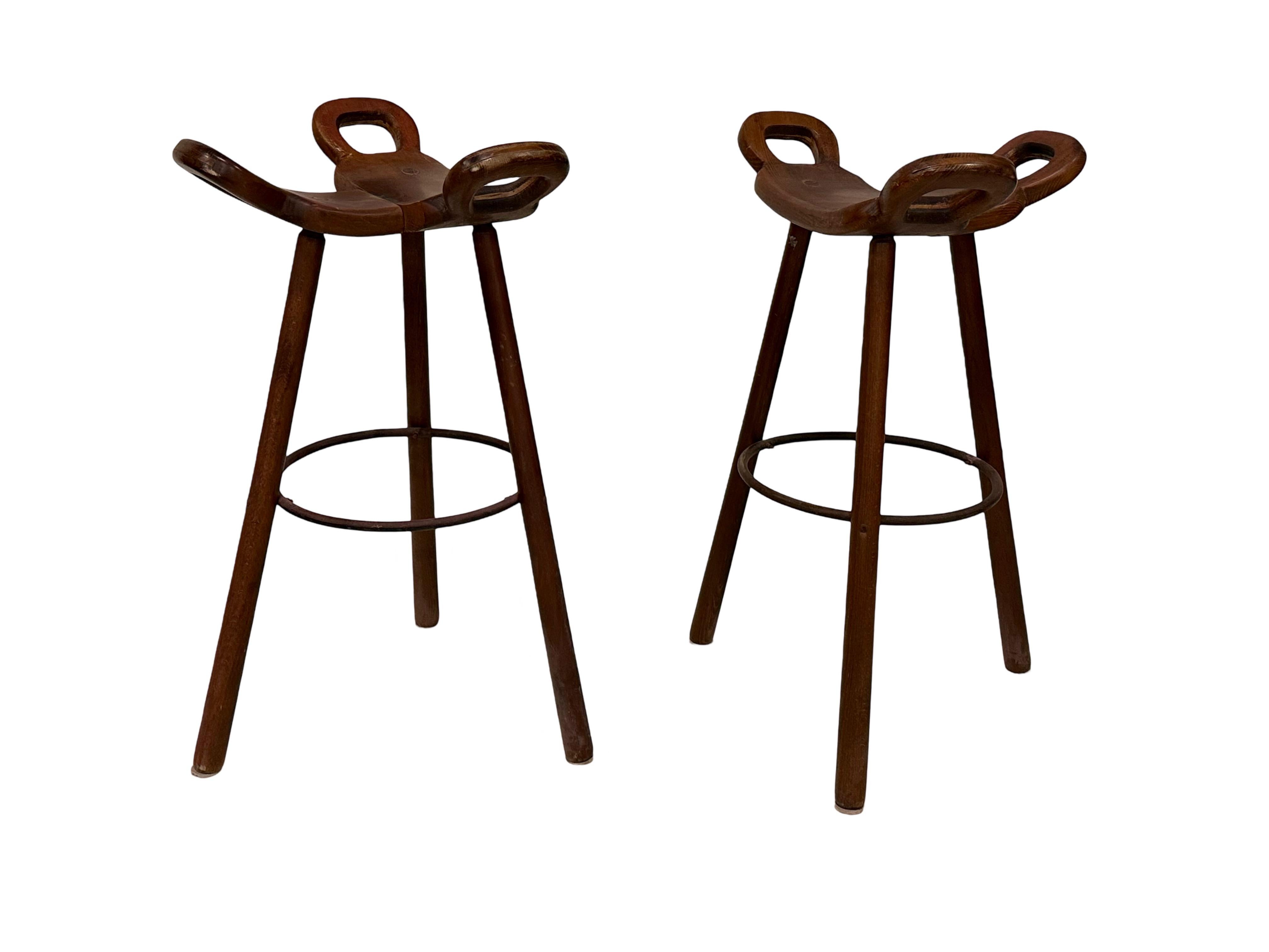 Spanish Pair of bar stools by Sergio Rodrigues For Sale
