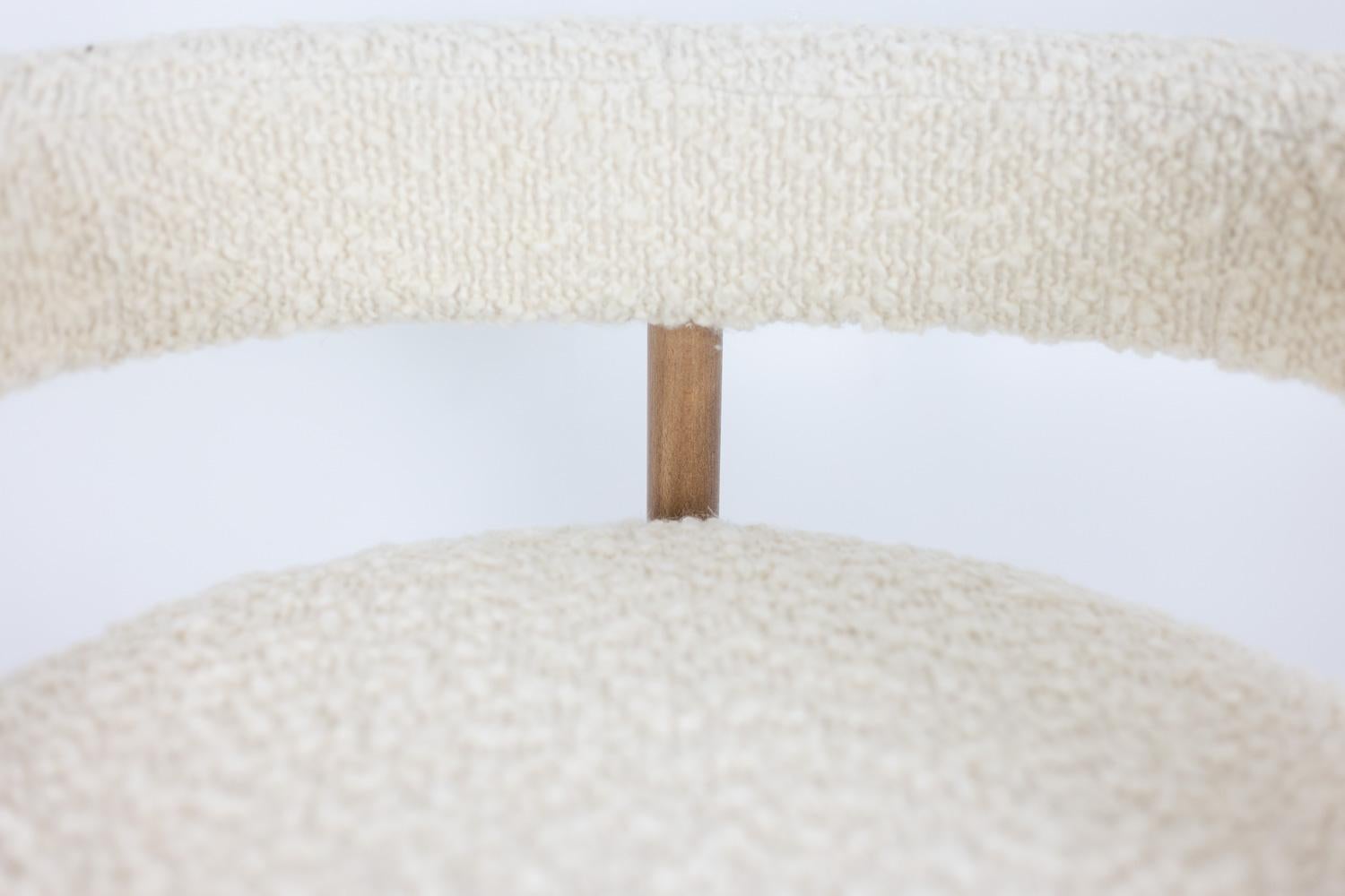 Beech Pair of bar stools in blond beech. Contemporary work. For Sale