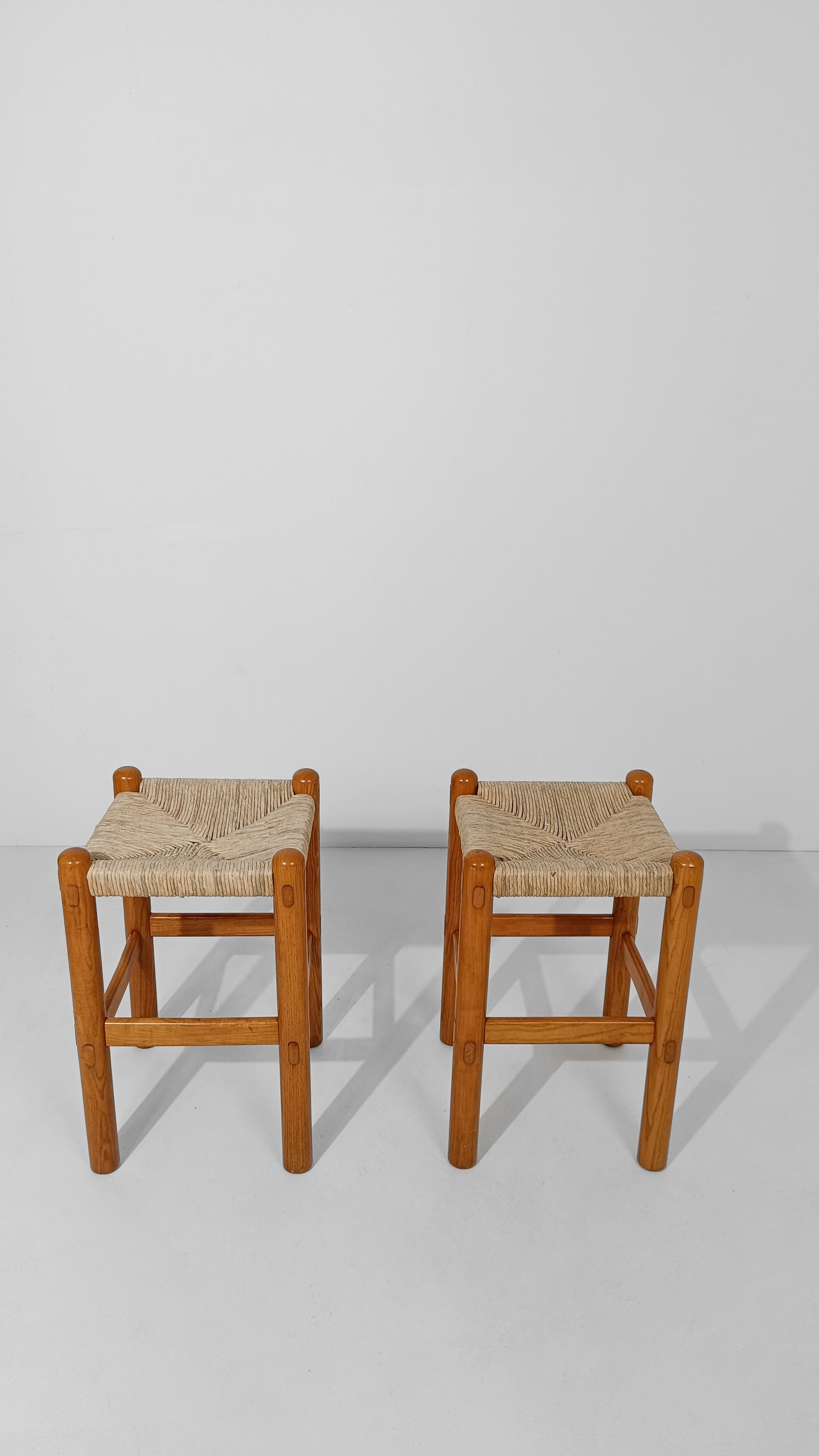 Pair of Bar Stools in Rush and Solid Ash Wood, Charlotte Perriand's Style, 60s In Good Condition In Roma, IT
