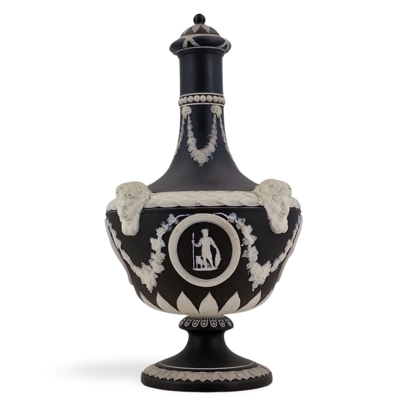 Neoclassical Revival Pair of Barber Bottle Vases in black jasperware, Wedgwood, circa 1880