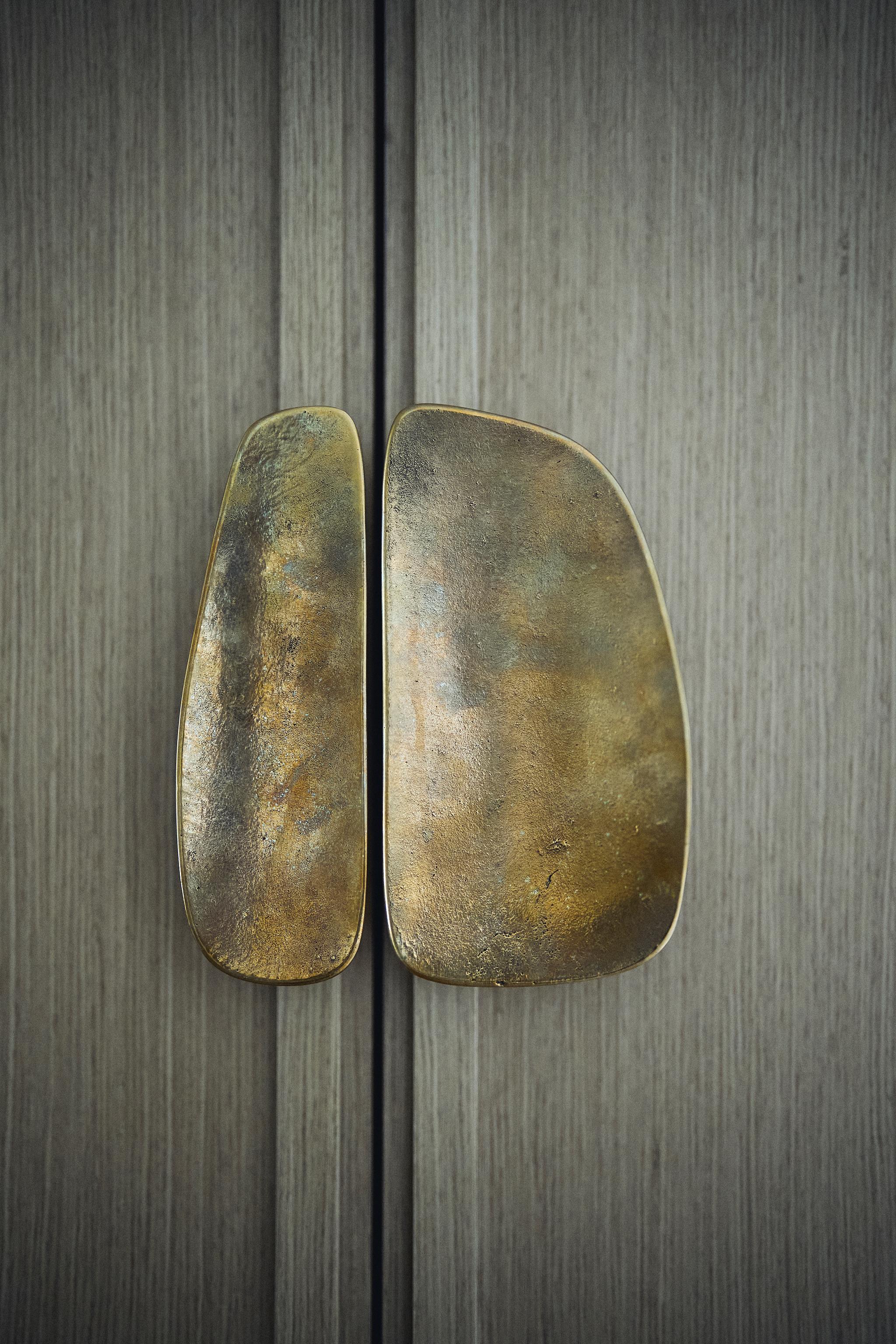 Postmoderne PAIRE de poignées d'armoire BARBERA Fermat MEDIUM et LARGE en bronze massif en vente