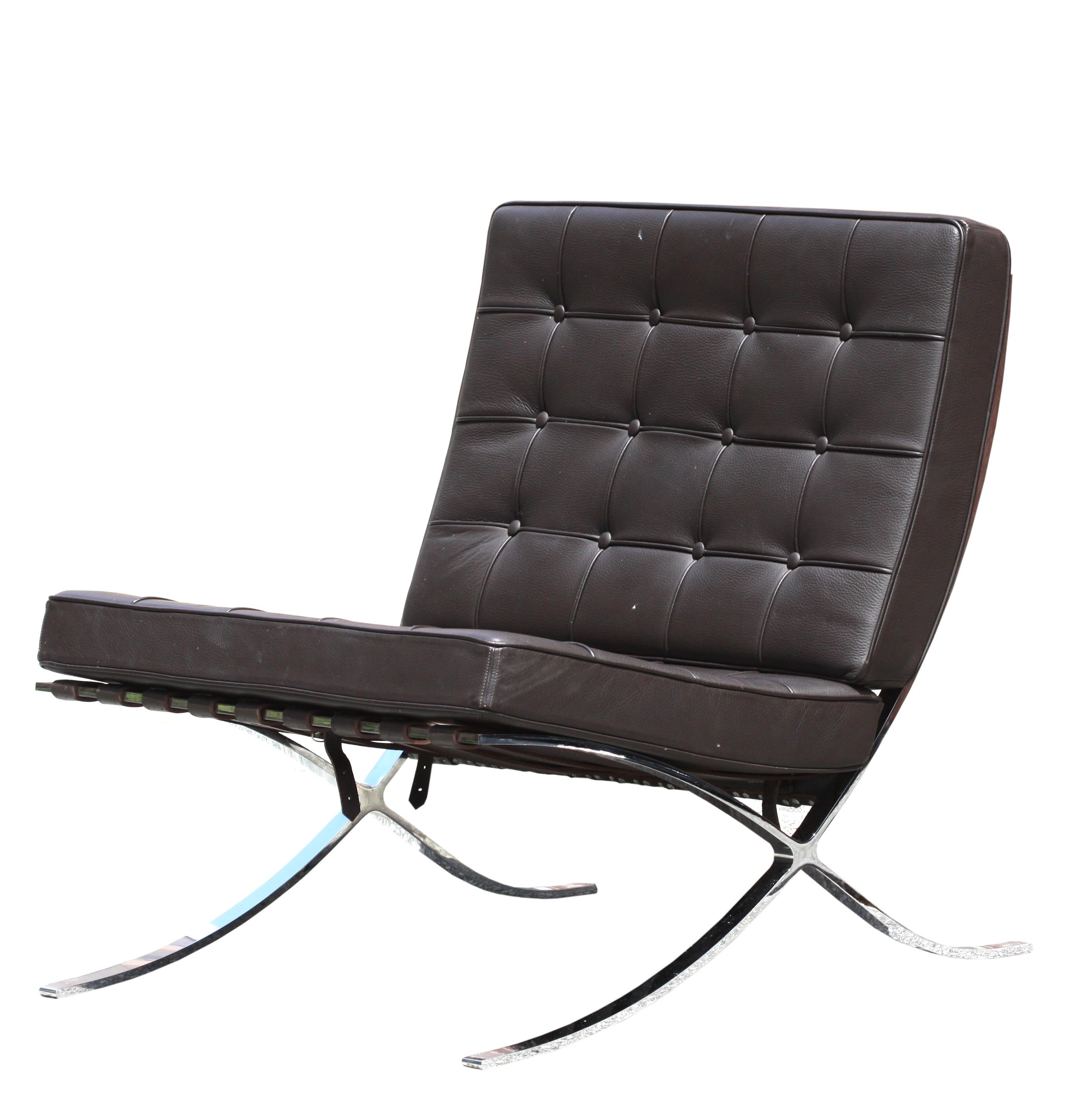 Paire de chaises Barcelona, d'après Mies Van der Rohe Bon état - En vente à West Palm Beach, FL