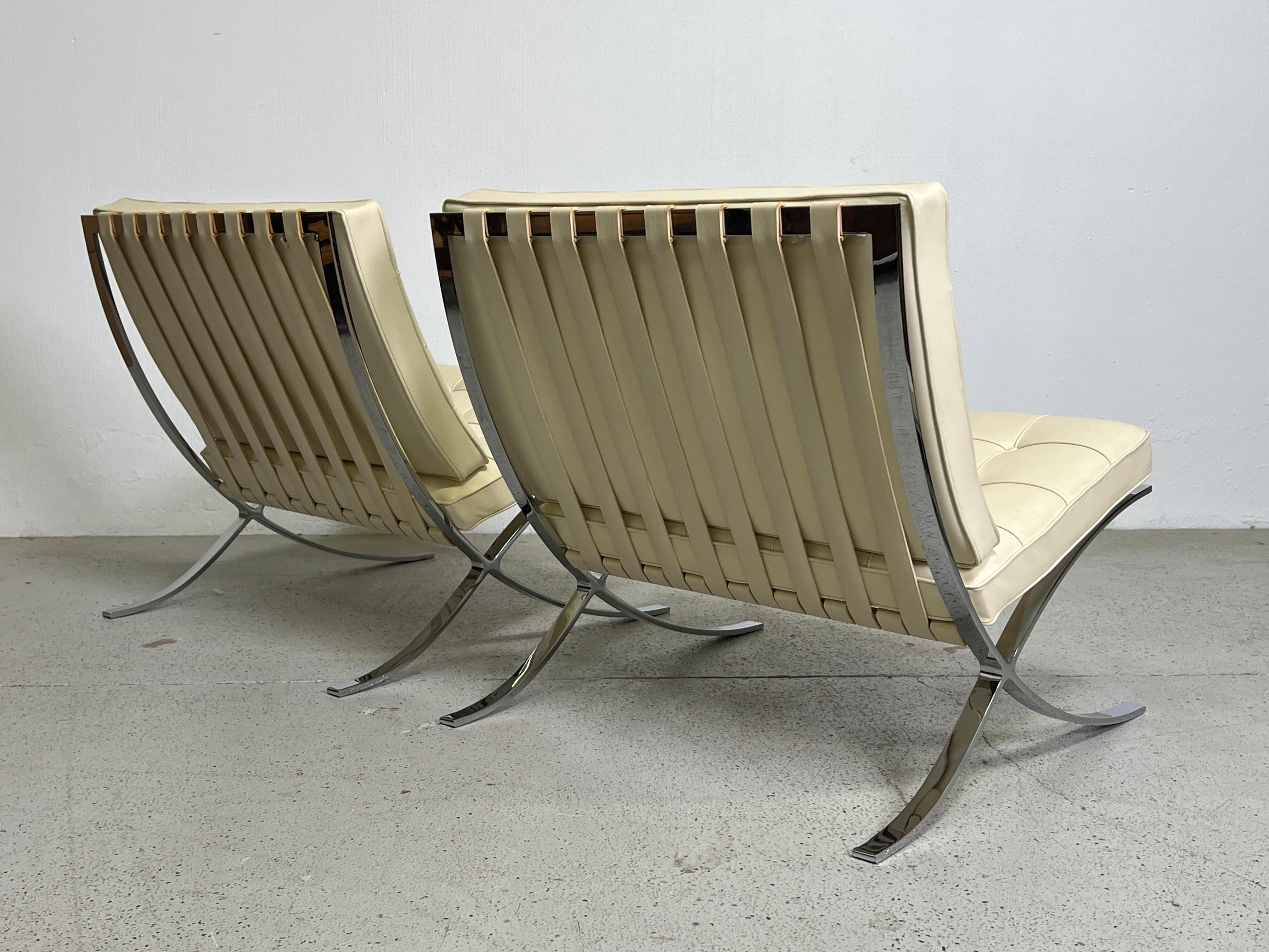 Pair of Barcelona Chairs and Ottomans by Mies van den Rohe for Knoll For Sale 2