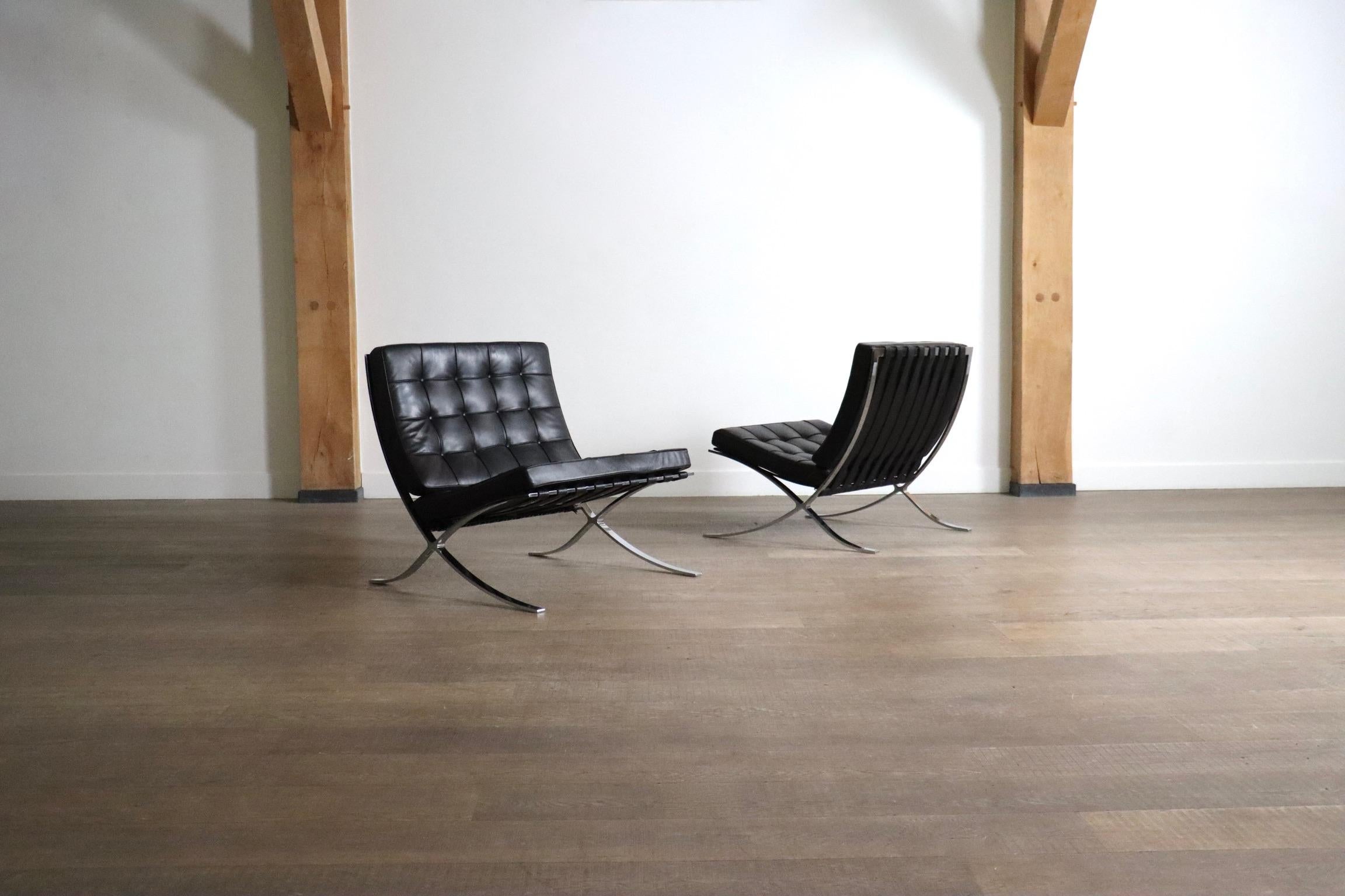 Pareja de sillas Barcelona de Ludwig Mies van der Rohe para Knoll, años 60 en venta 5