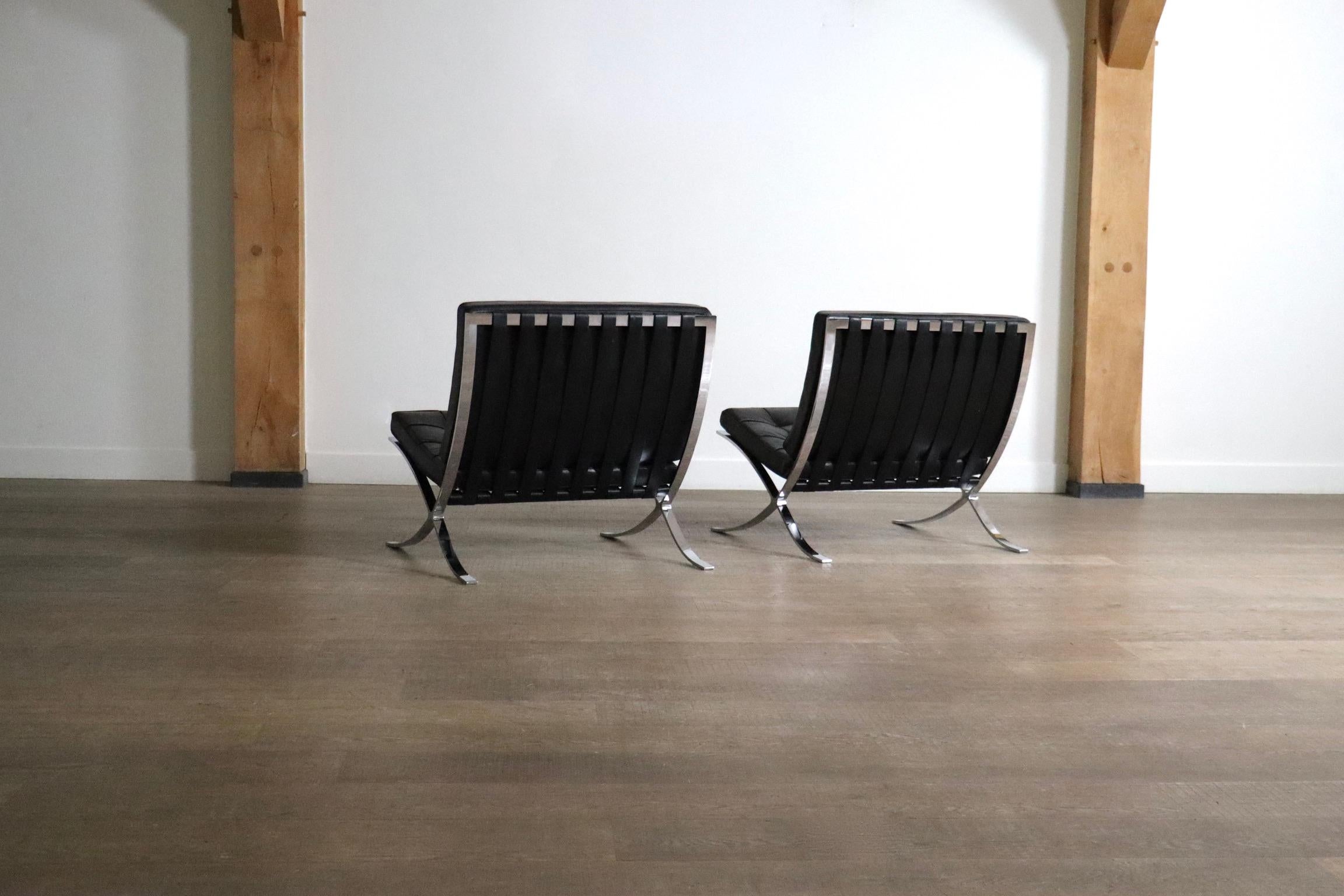 Pareja de sillas Barcelona de Ludwig Mies van der Rohe para Knoll, años 60 en venta 3