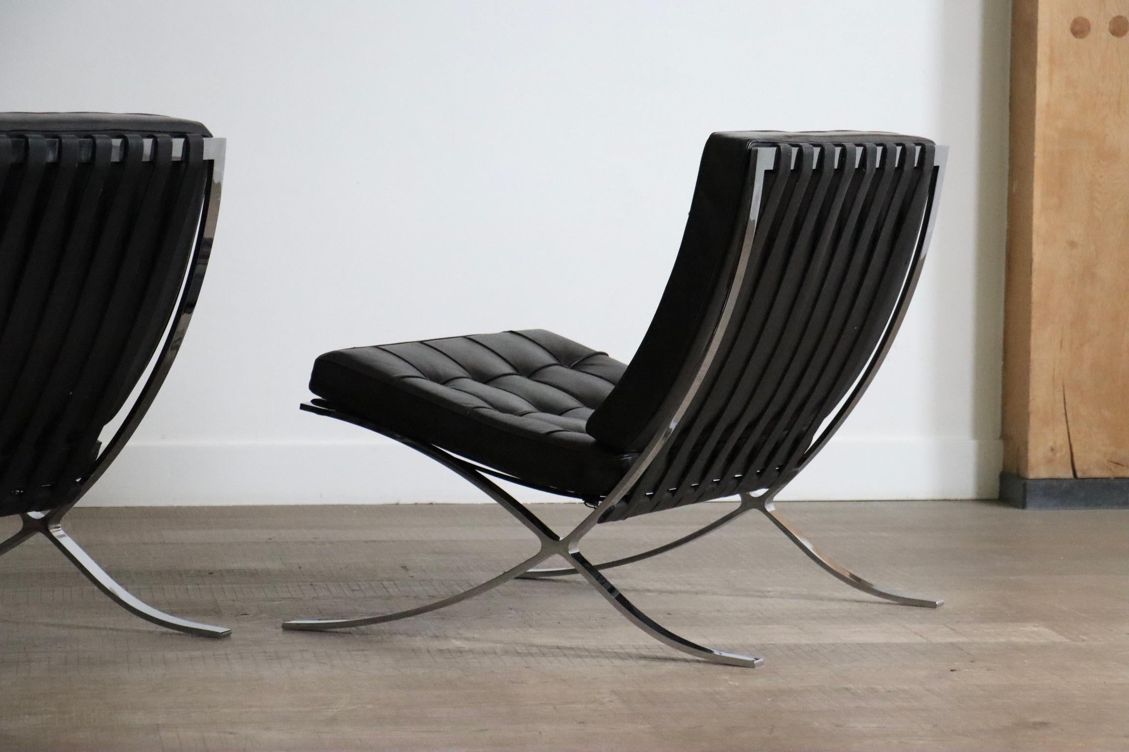 Pareja de sillas Barcelona de Ludwig Mies van der Rohe para Knoll, años 60 en venta 4