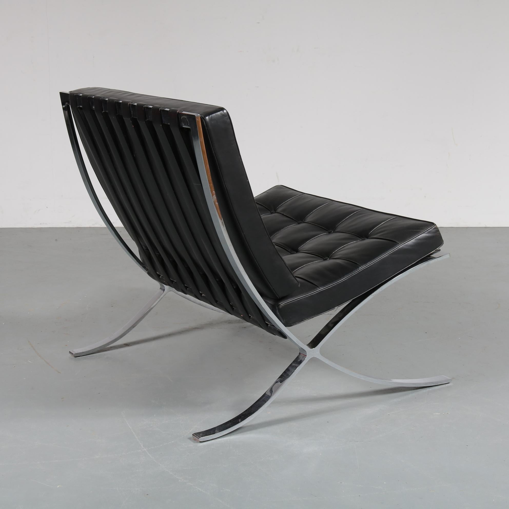 Pair of Barcelona Chairs by Mies Van Der Rohe for Knoll International, USA 1970 1