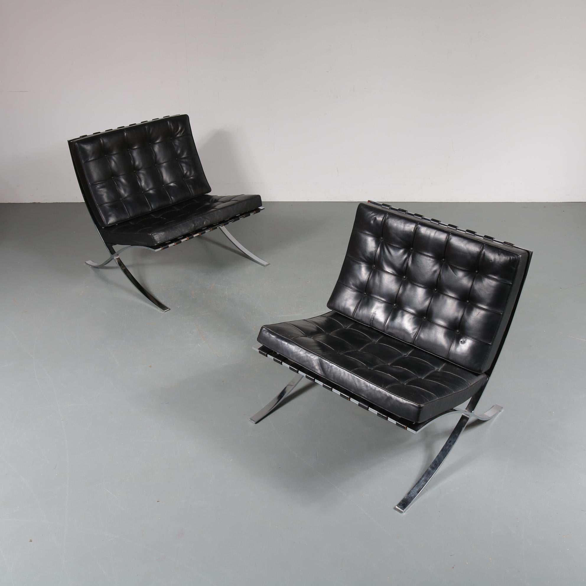 American Pair of Barcelona Chairs by Mies Van Der Rohe for Knoll International, USA 1970