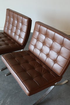 Pareja de sillas Barcelona, Modelo 250LS y Mies van der Rohe para Knoll