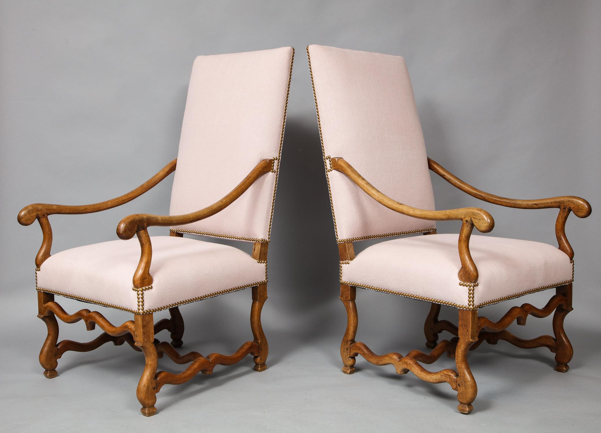 Walnut Pair of Baroque Armchairs