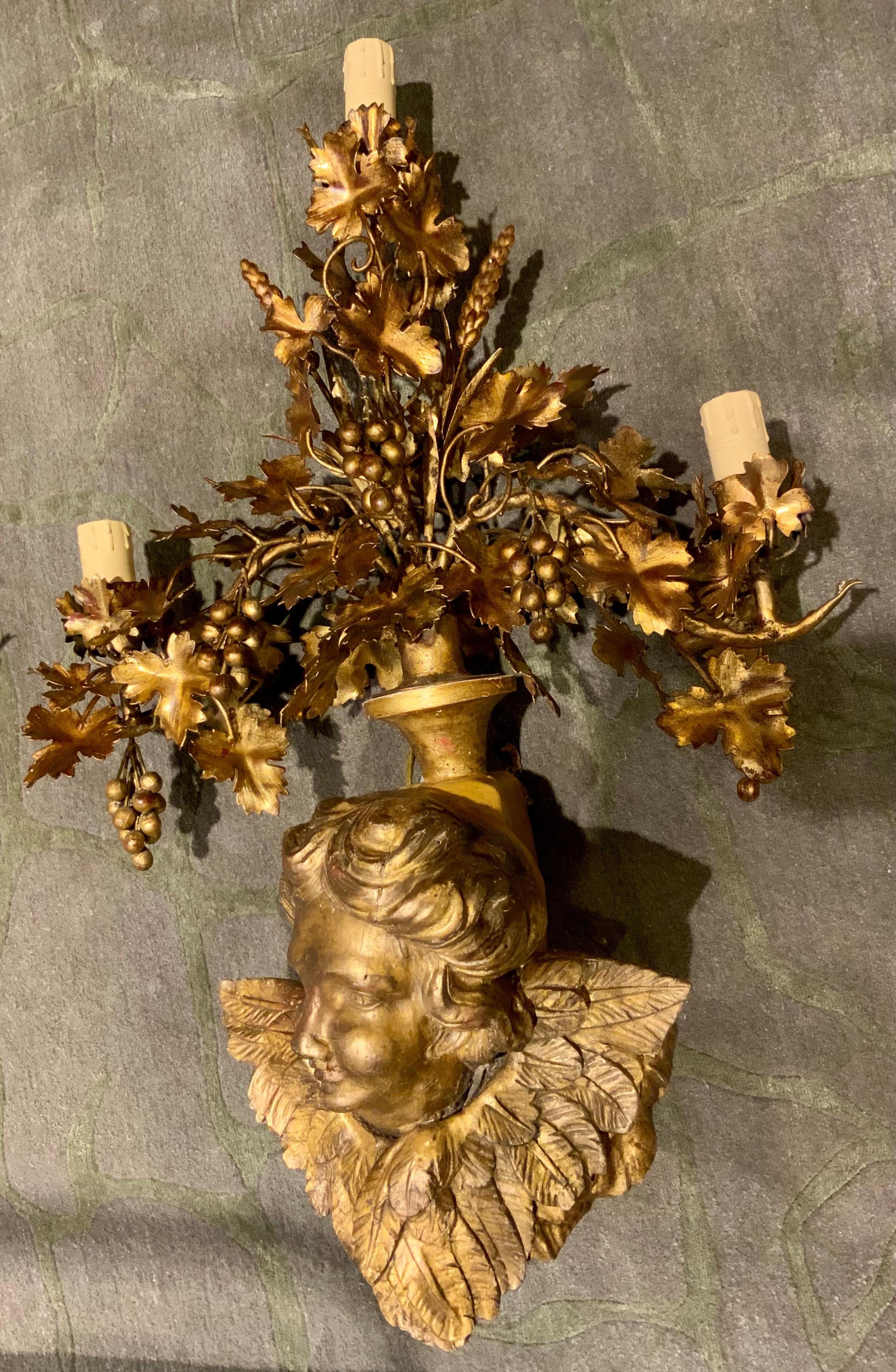 Pair of Baroque French Gilt and Carved Sconces with Angels For Sale 1