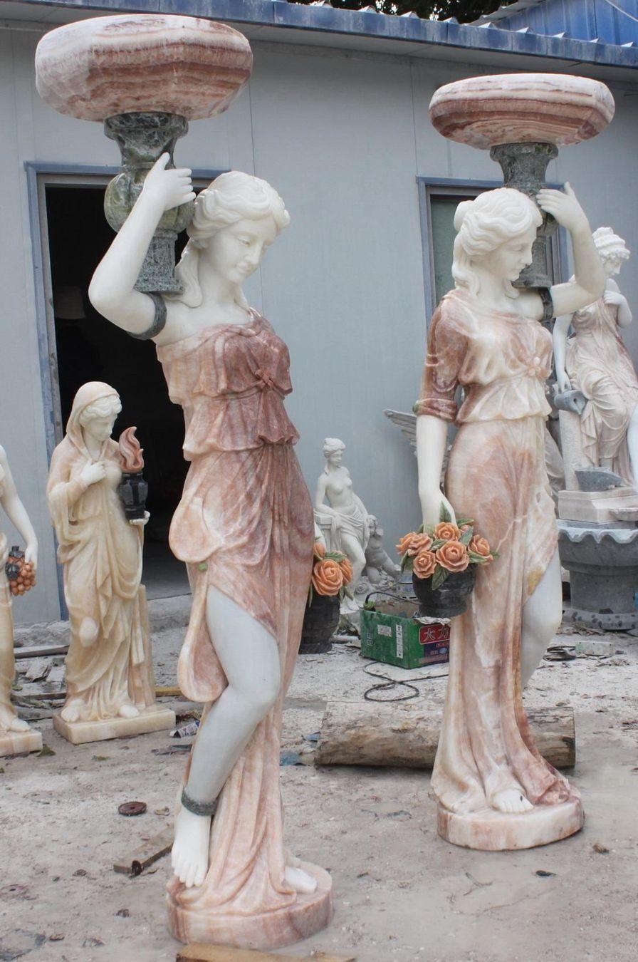Authentic, decorative, and high quality!
The statue from the house of Louis XV in the antique style looks not only noble, it is also extremely valuable. The processing of pure natural materials makes it resource-conserving and sustainable. The