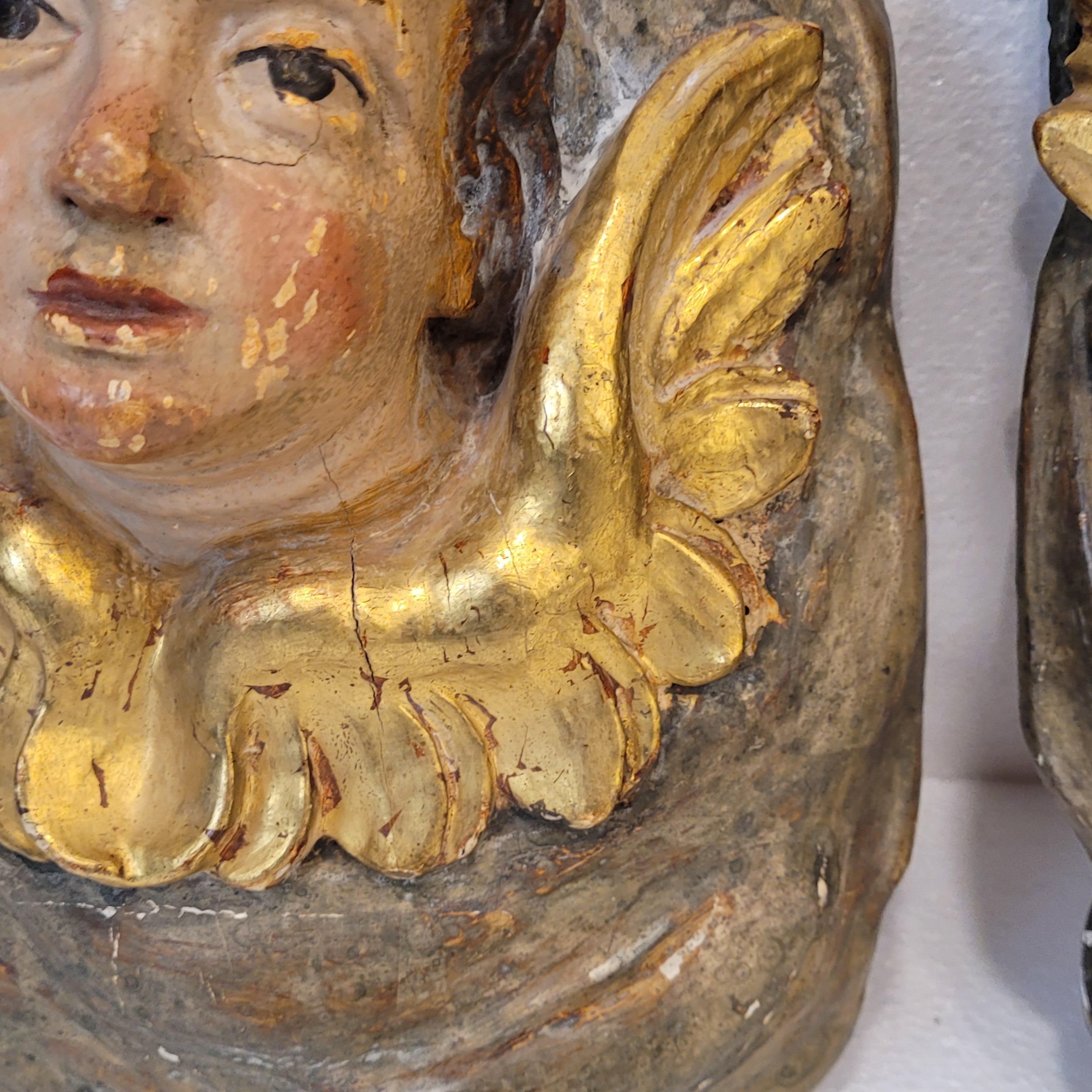 Pair of Baroque high reliefs of Angels, Cherubs, polychrome and gilded wood in vendita 8